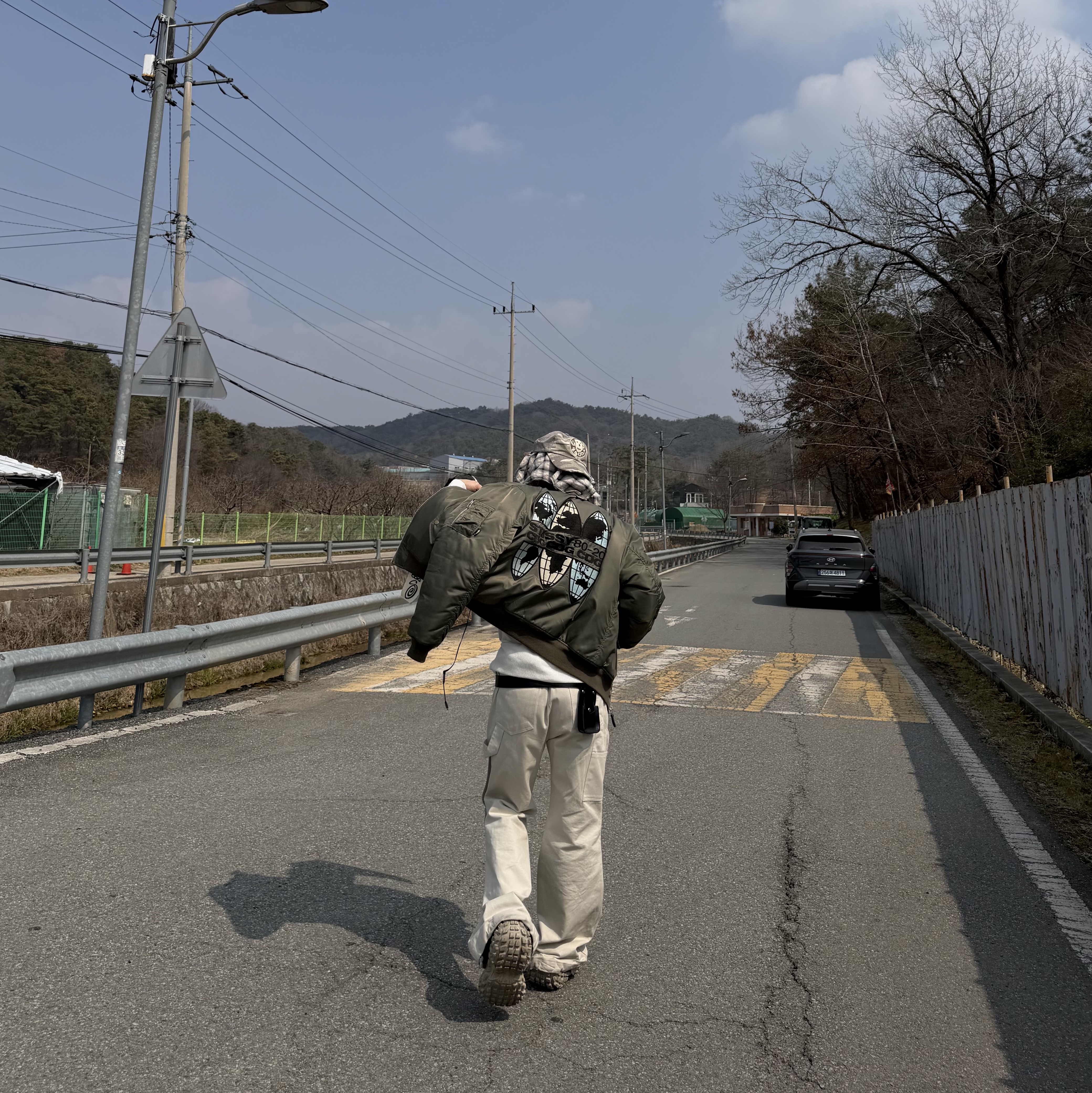 Stussy x CDG MA-1 Jacket Olive, Supreme Hanes Bones Thermal Crew Natural (1 Pack) 착용 스타일 - 5