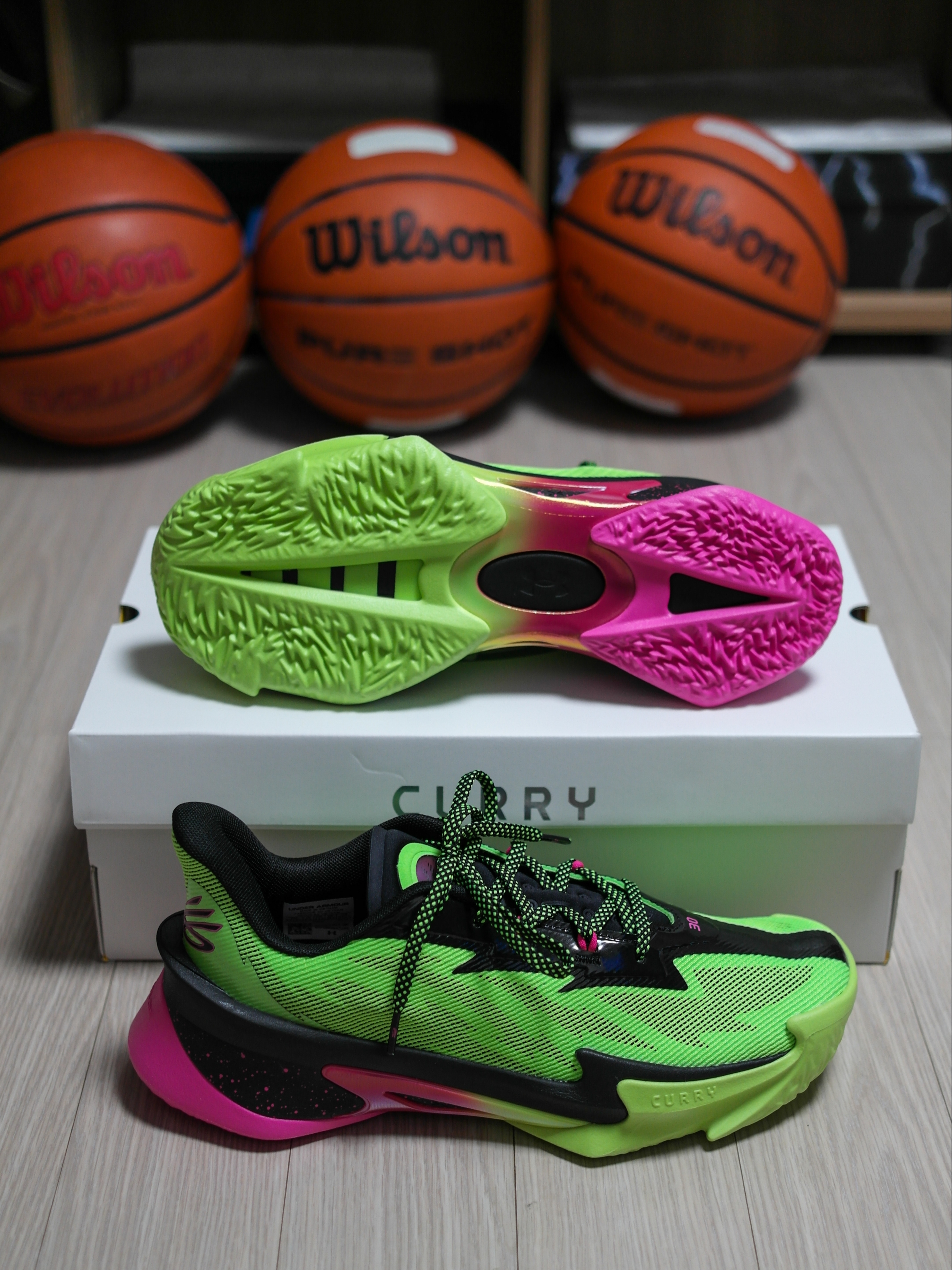 Under Armour Curry Series 7 Hyper Green Black 착용 스타일 - 4