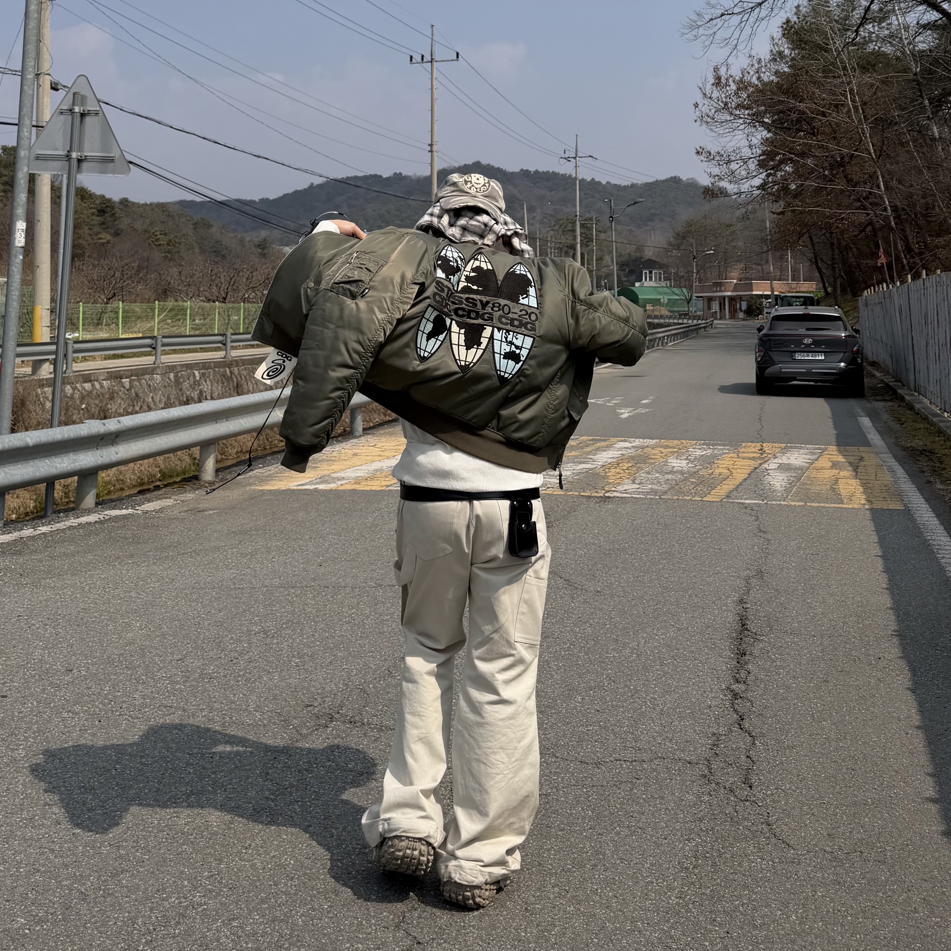 Stussy x CDG MA-1 Jacket Olive, Supreme Hanes Bones Thermal Crew Natural (1 Pack) 착용 스타일 - 3