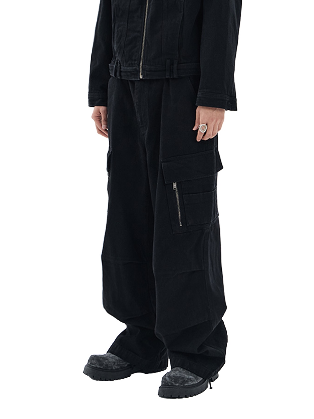 AX CONNECTION Tactical Cargo Washed Wide Denim Pants 착용 스타일 - 2