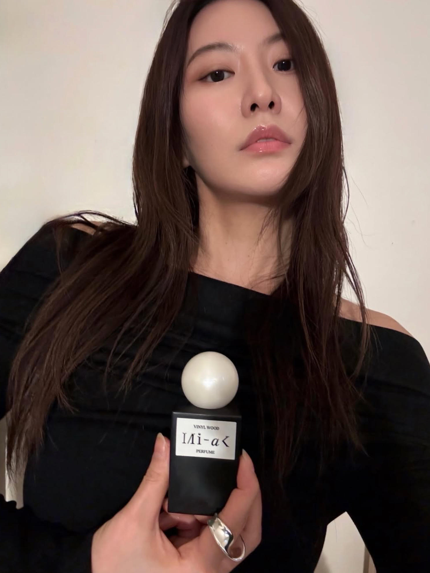 MIHAK VINYL WOOD Perfume 50ml 착용 스타일 - 1