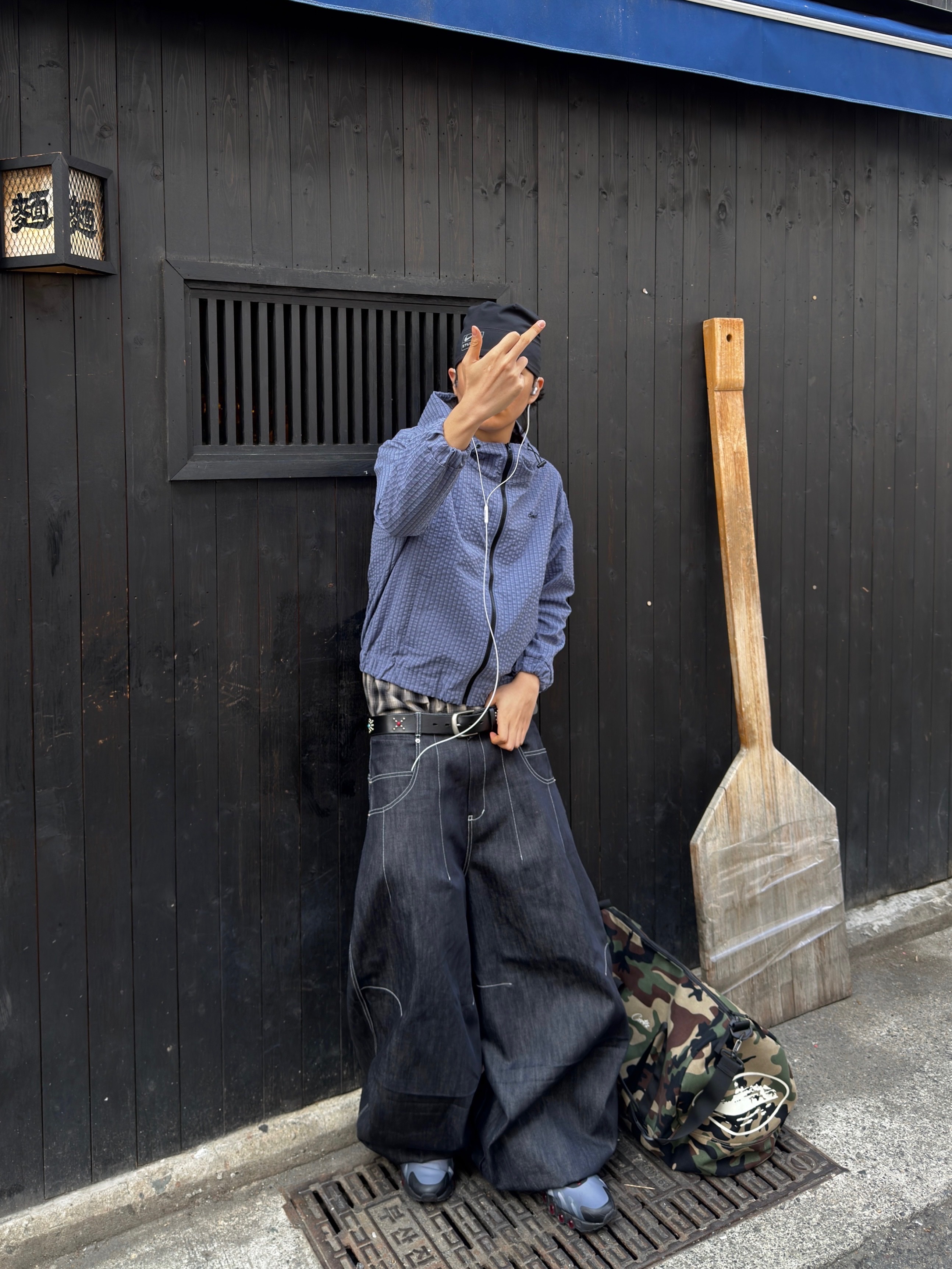 Nike x Stussy Skull Cap Black, Nike Air Max Dn8 Black Anthracite 착용 스타일 - 4