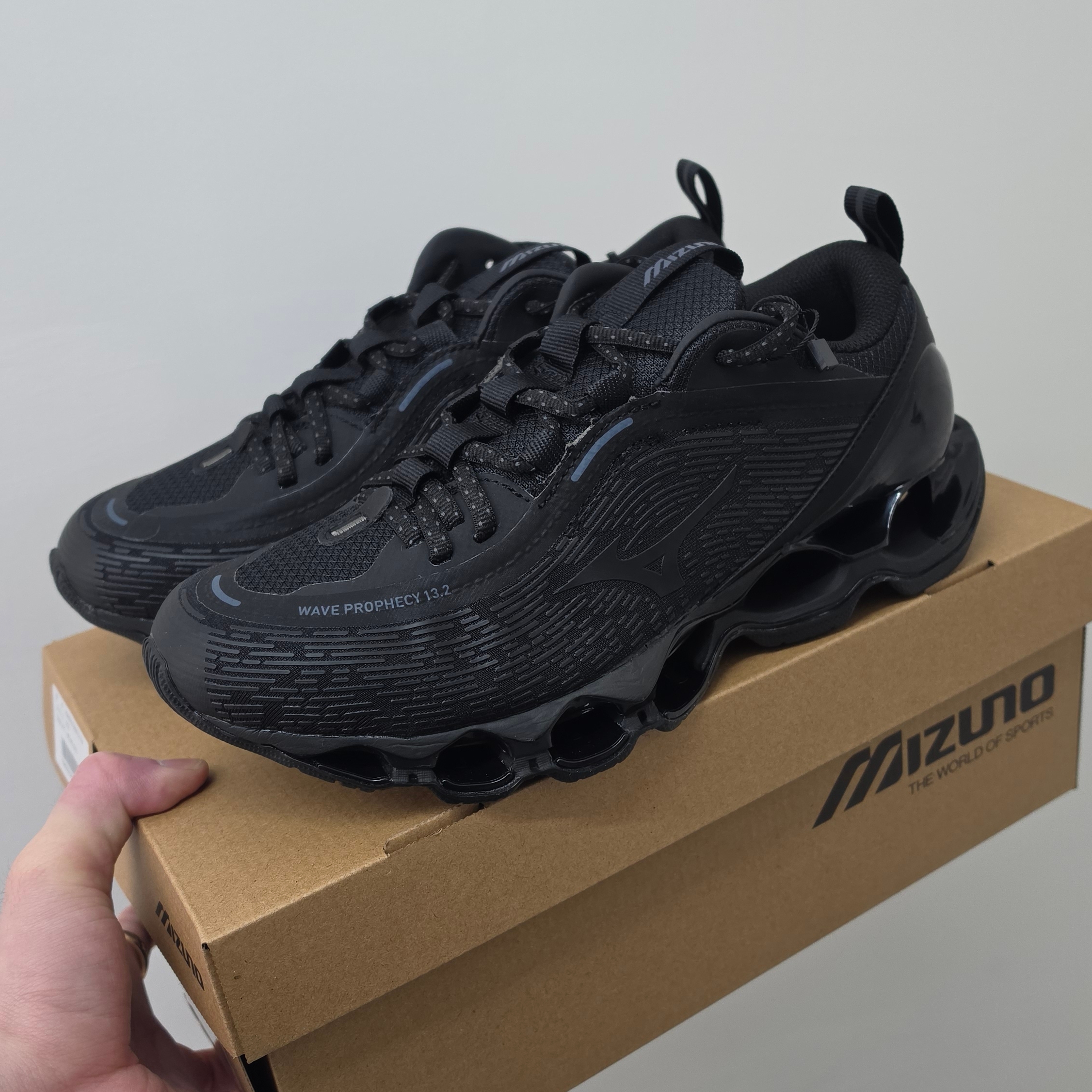 Mizuno Wave Prophecy 13.2 Black Iron Gate - 26SS 착용 스타일 - 1