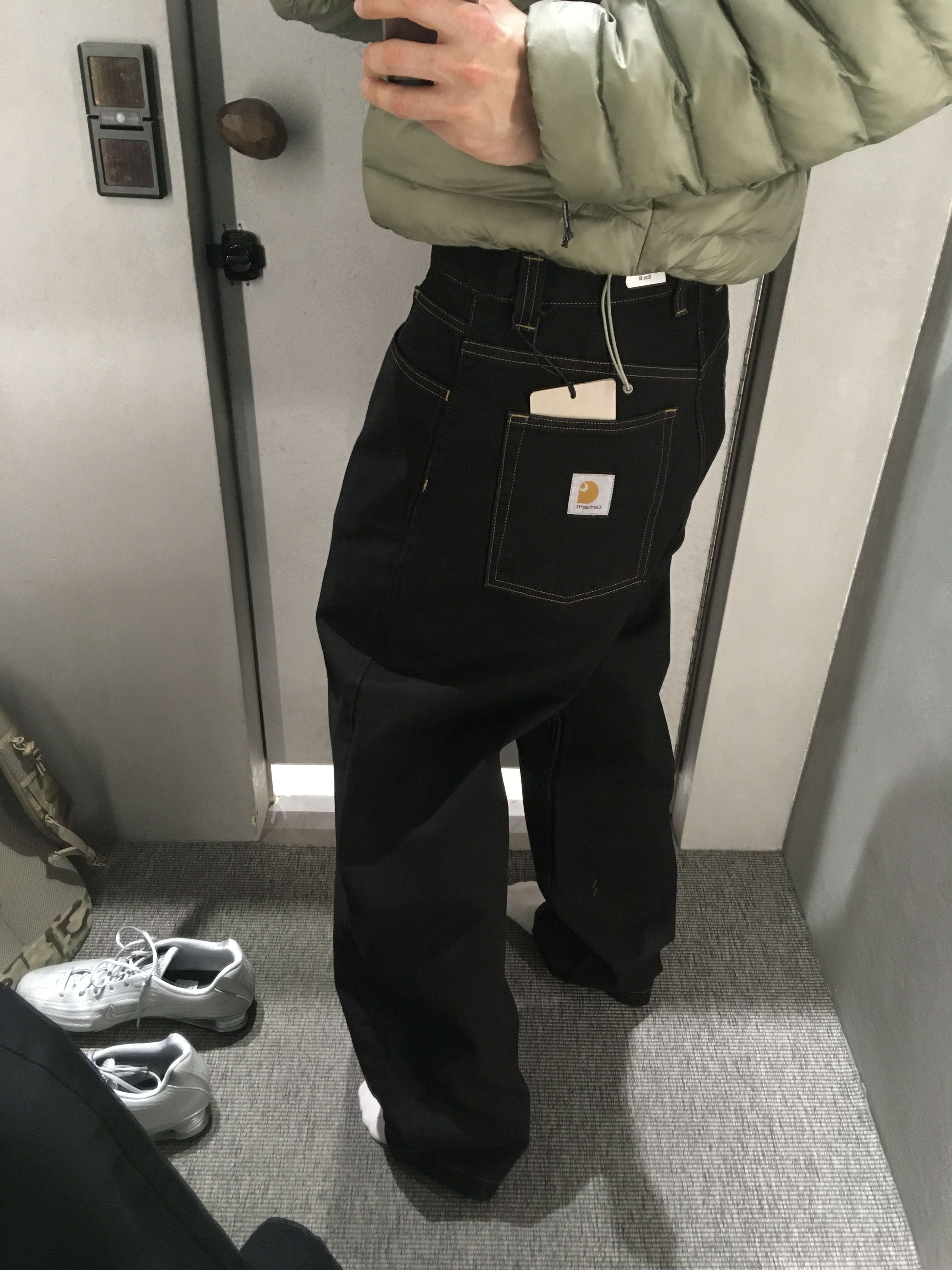 (W) Nike Shox Z Metallic Silver, Carhartt WIP Brandon Pants Black Rinsed 착용 스타일