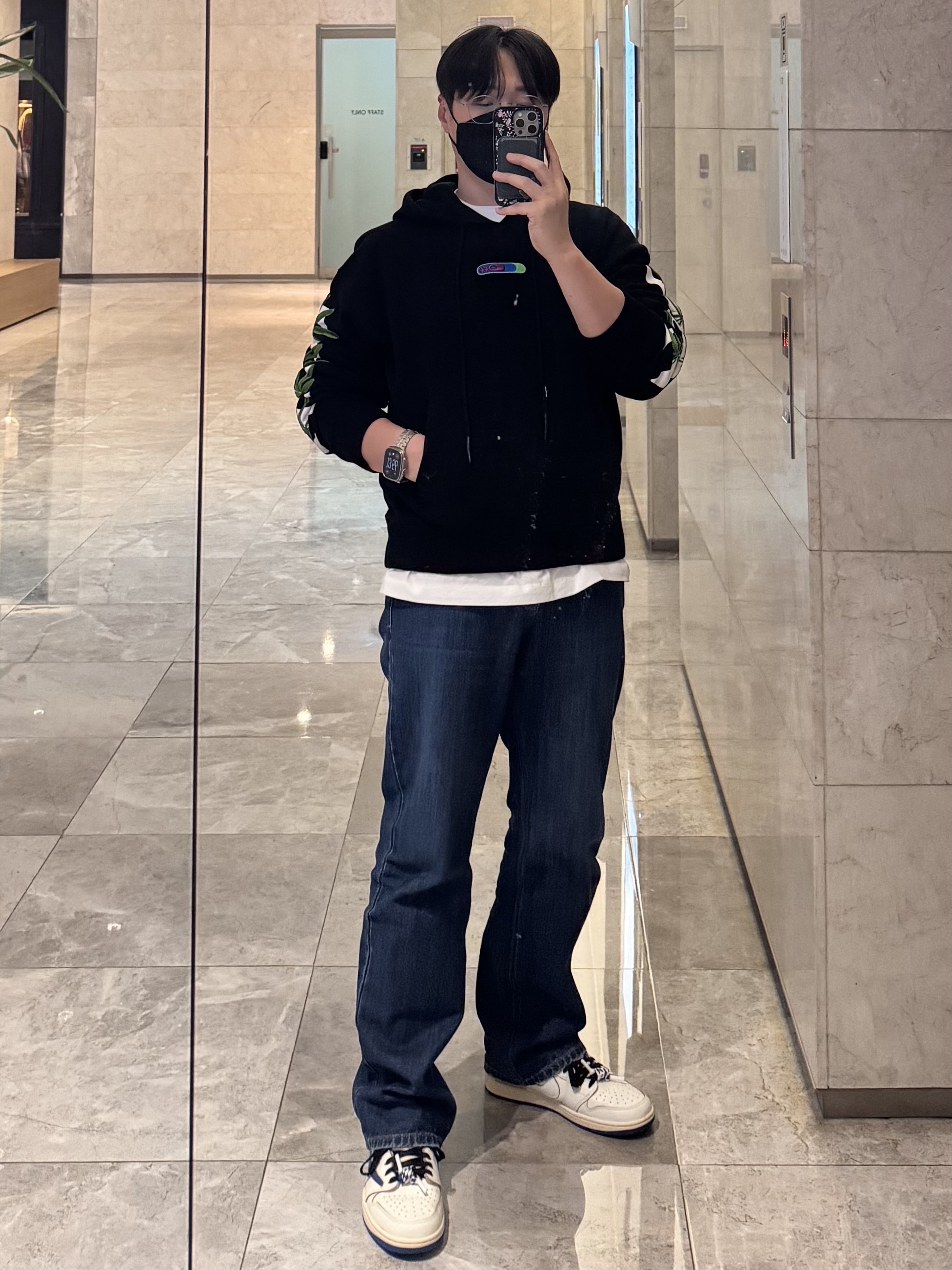 Off-White Weed Arrow Oversized Hoodie Black, Wooyoungmi New Straight Denim Pants Blue - 25SS 착용 스타일 - 1