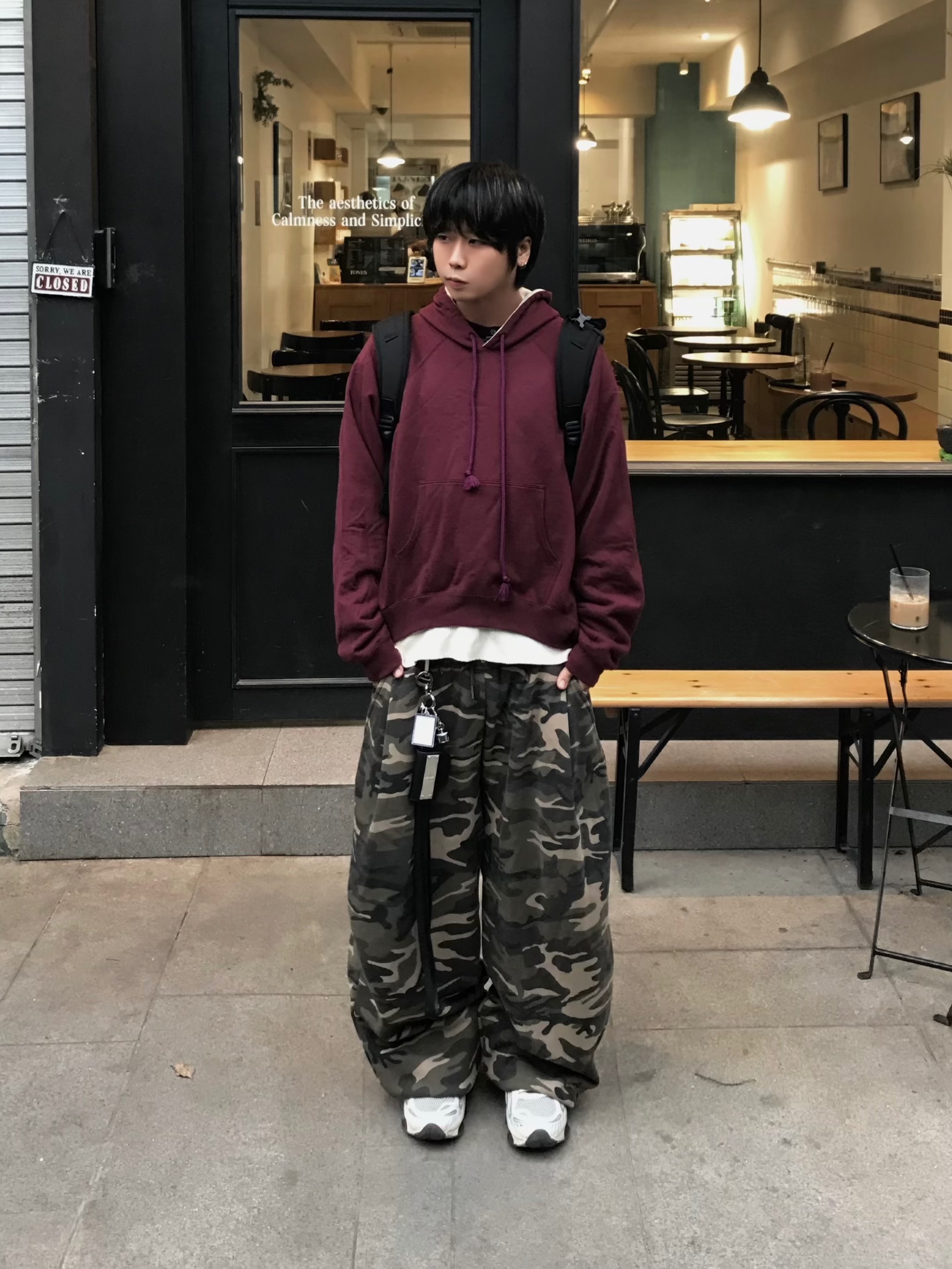 Asics Gel-Quantum Kinetic Cream Dried Berry, Oakley Icon RC Backpack Blackout 착용 스타일 - 2