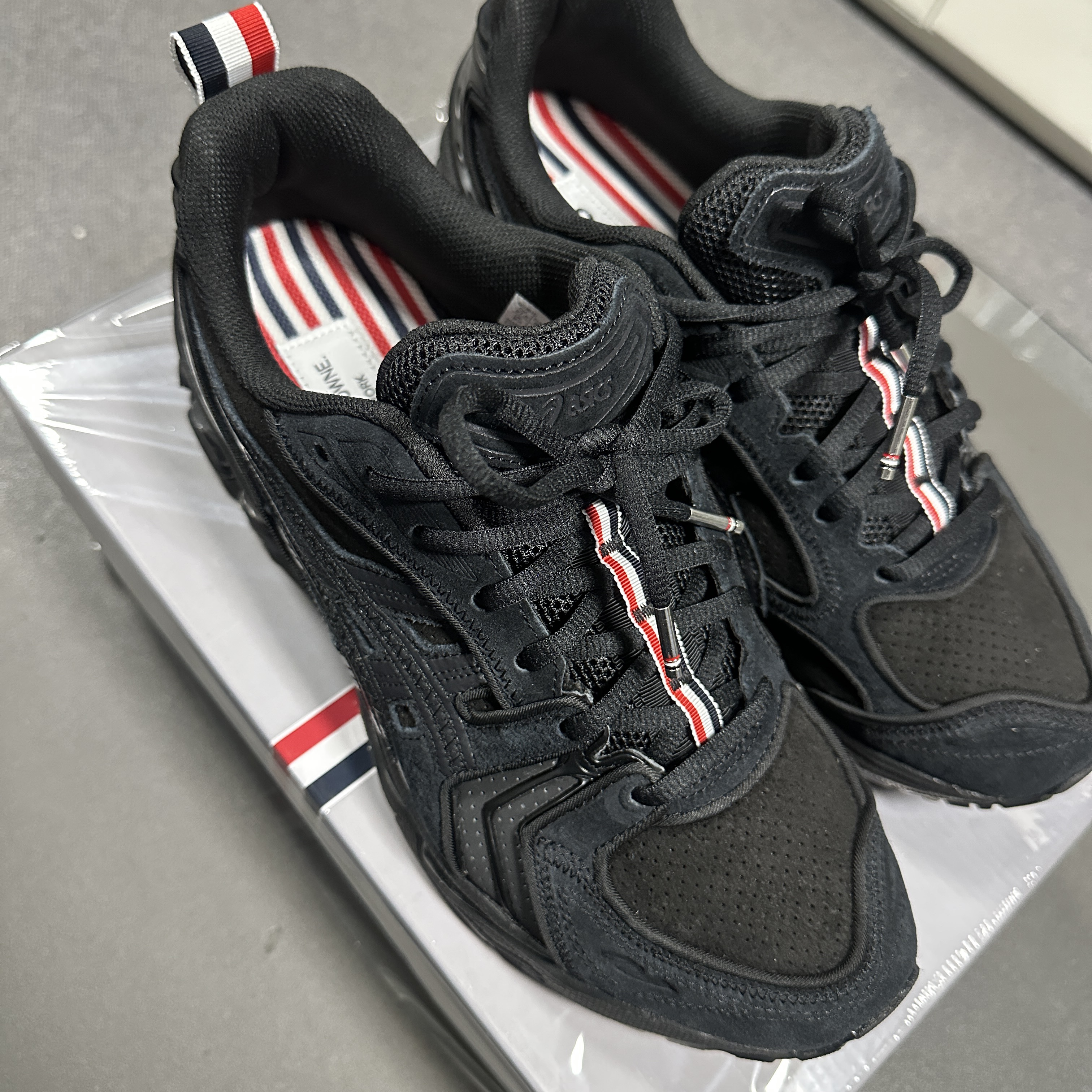 Asics x Thom Browne Gel-Kayano 14 Black 착용 스타일