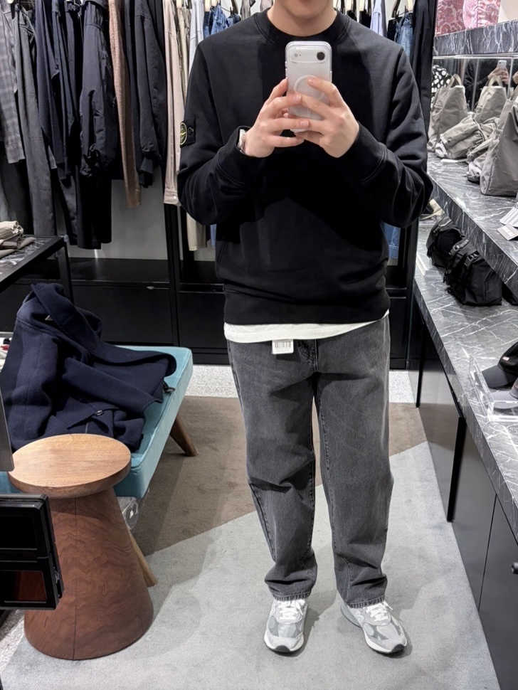 Stone Island 6100060 Organic Cotton Fleece Regular Fit Crewneck Sweatshirt Black - 26SS 착용 스타일