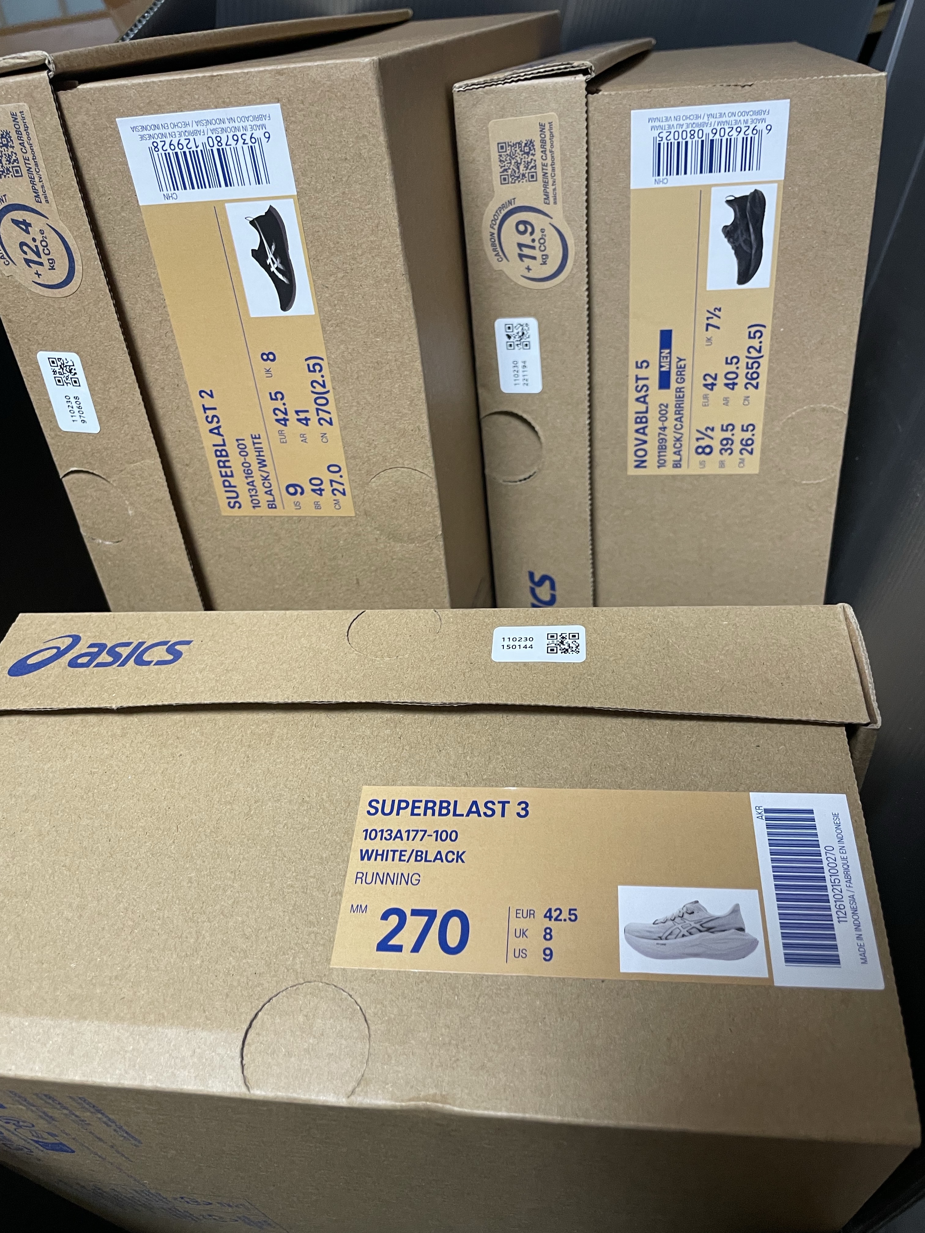Asics Superblast 3 White Black, Asics Superblast 2 Black White 착용 스타일 - 5