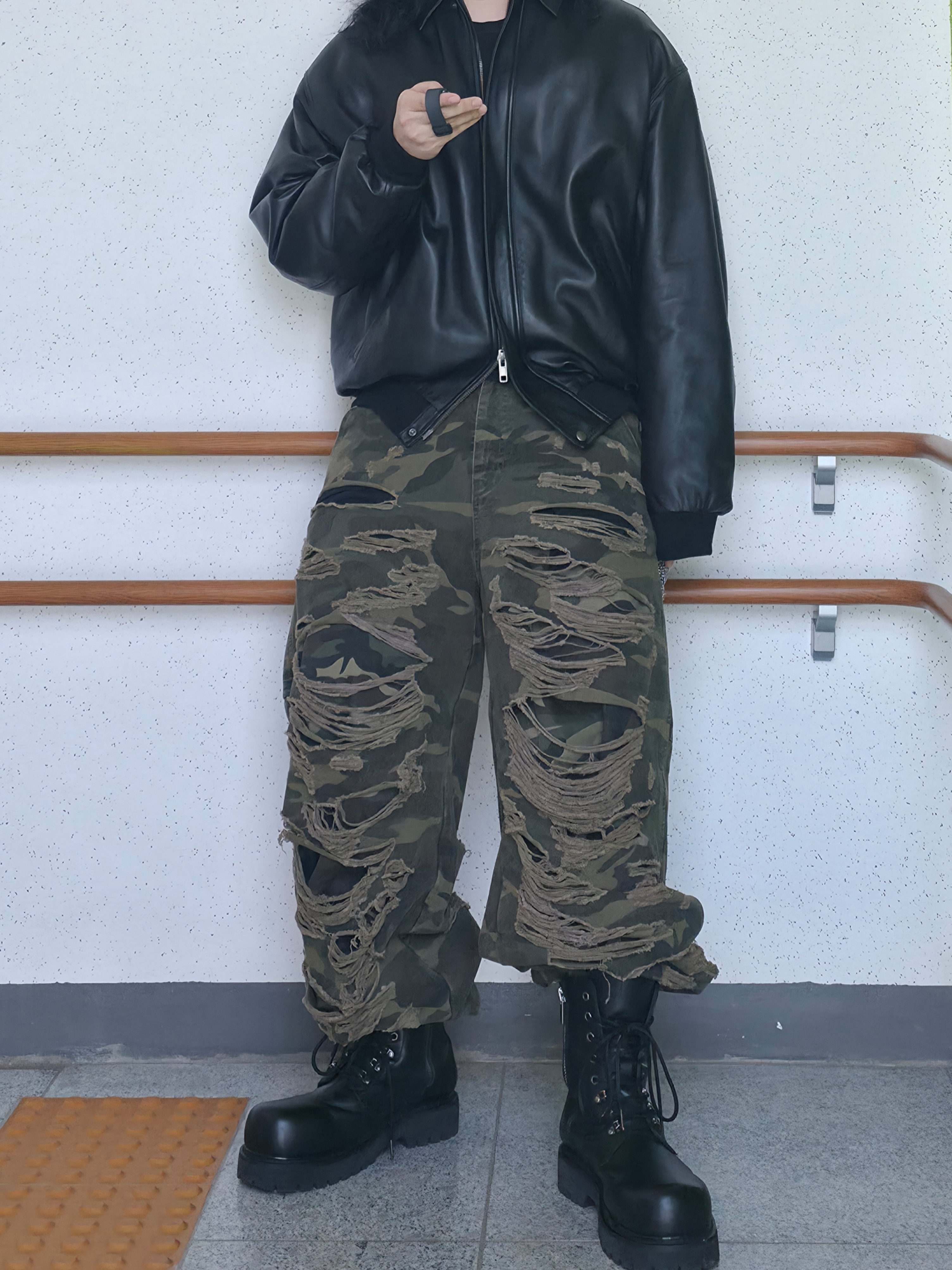 emostanceclub Double Layered Distressed Camo Pants Woodland Camo, LOSTGARDEN Phantom 착용 스타일 - 5