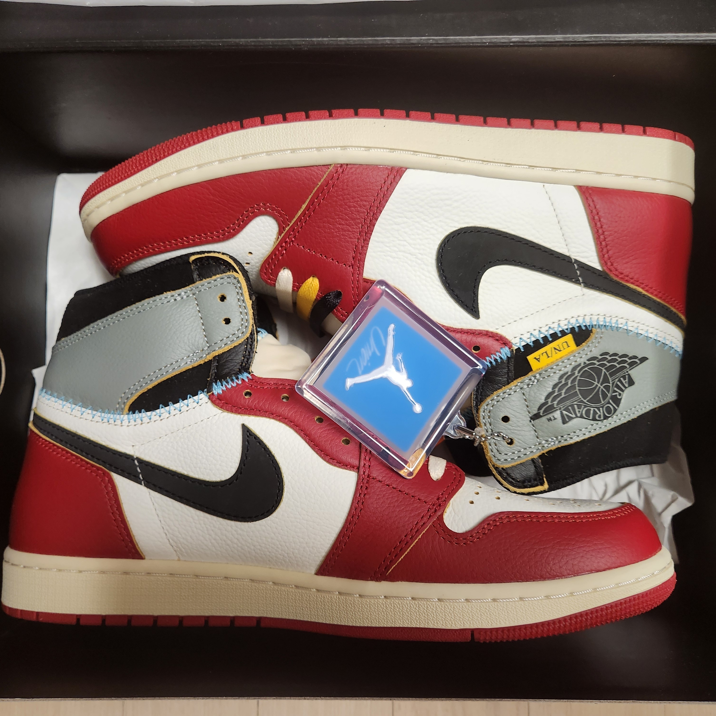 Jordan 1 x Union Retro High OG Chicago Shadow 착용 스타일 - 1