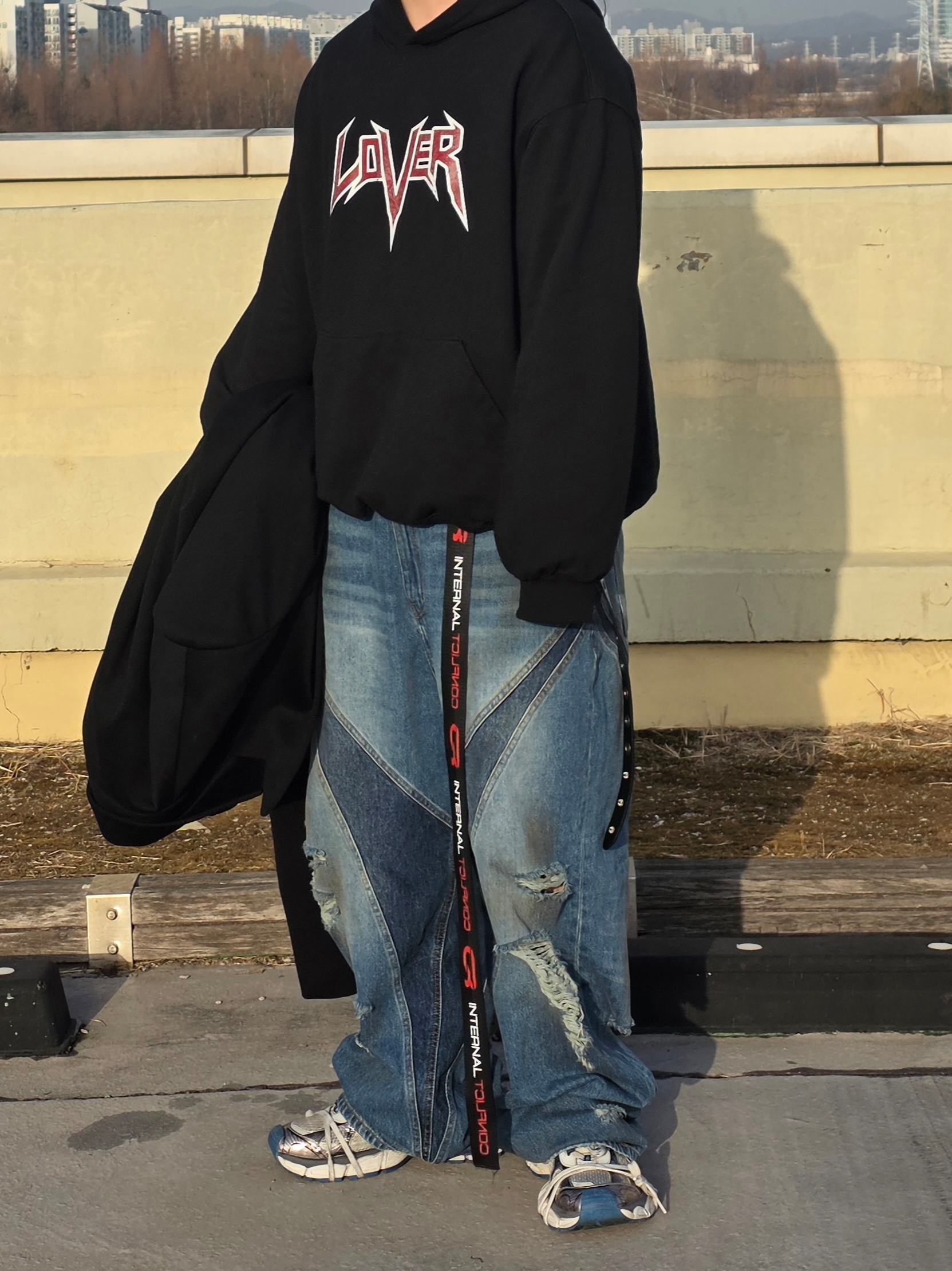 Civision by CSC Vision Distressed Denim Pants Washed Blue, Civision by CSC Lovers Hoodie 착용 스타일 - 3