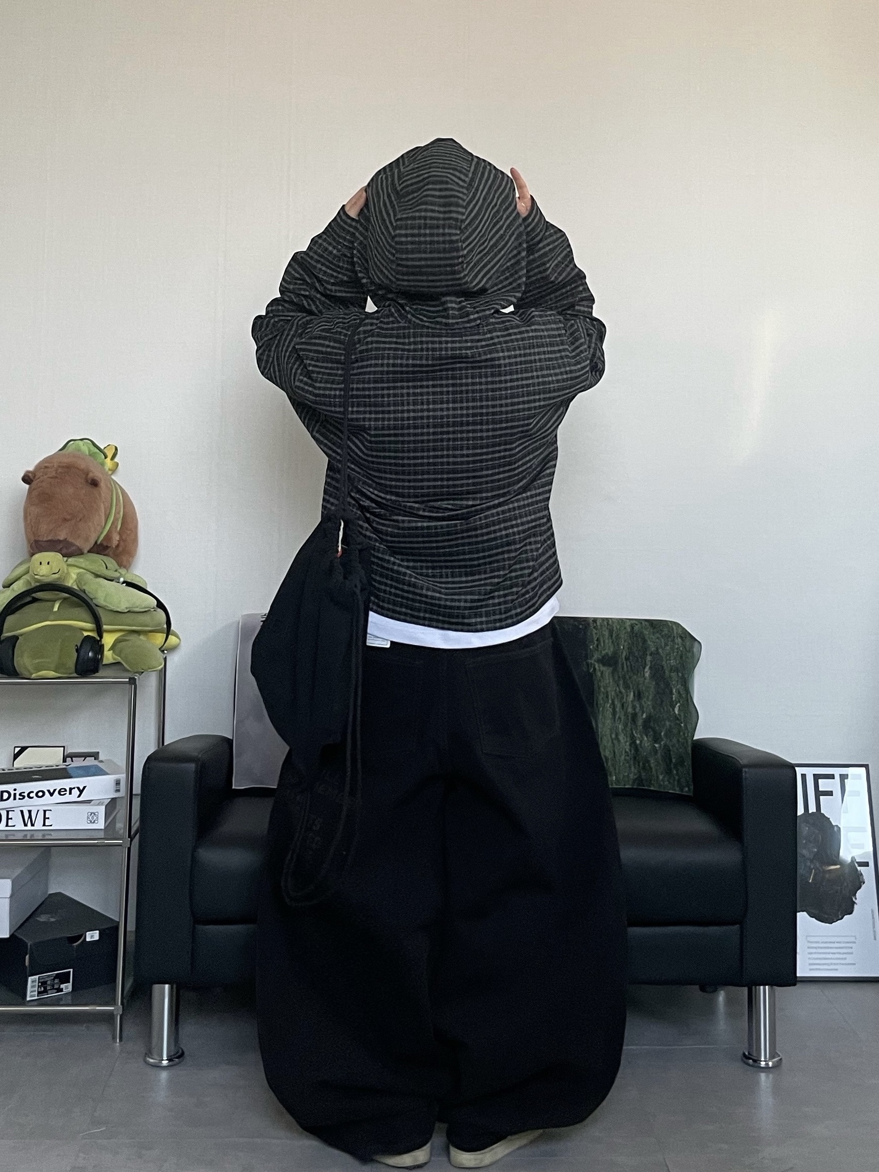 Deus Ex Machina String Bag Black 착용 스타일 - 4