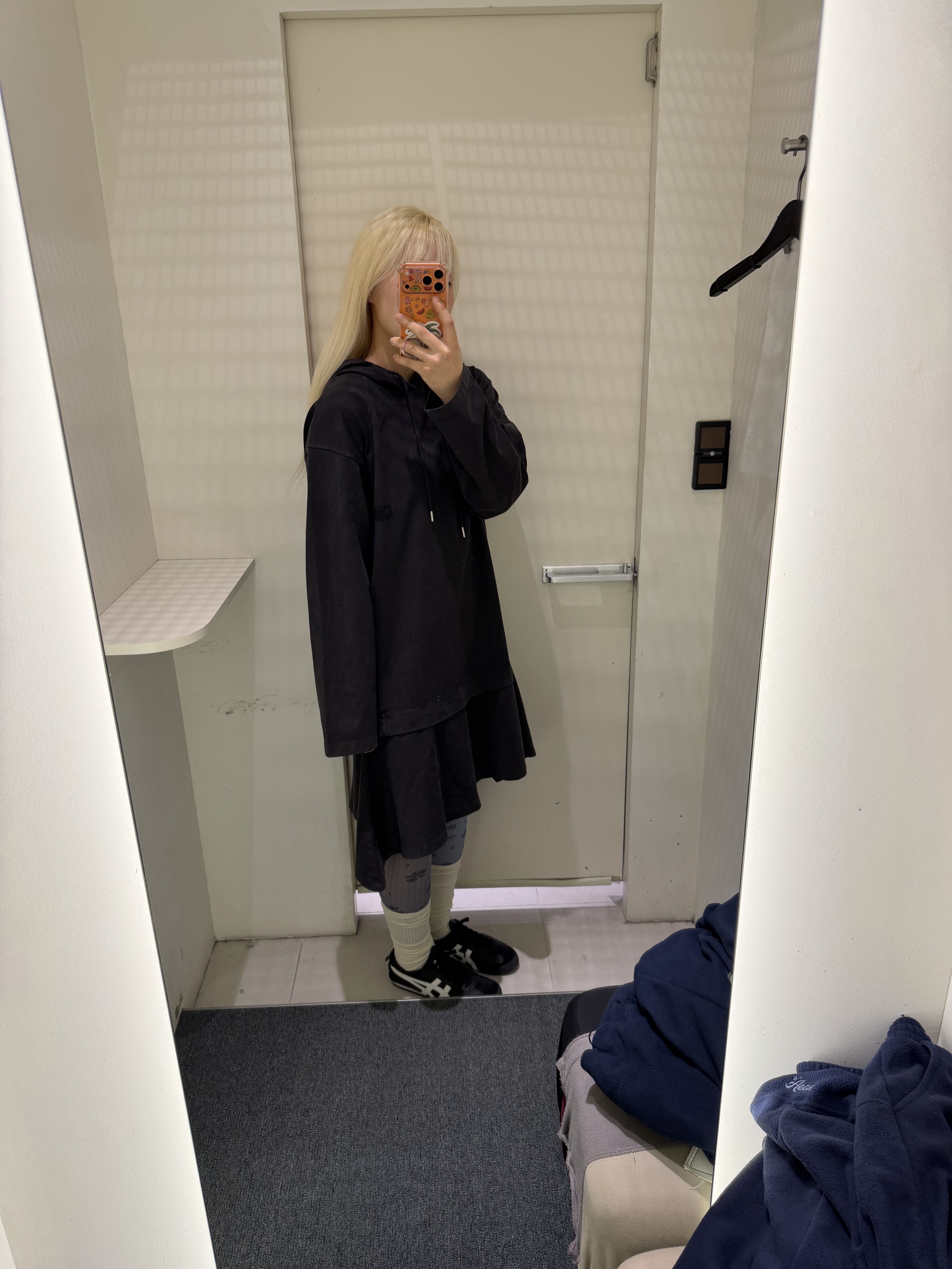 (W) Adidas OTT Long Skirt Black - KR Sizing, (W) UGG Classic Short II Boots Chestnut 착용 스타일 - 9