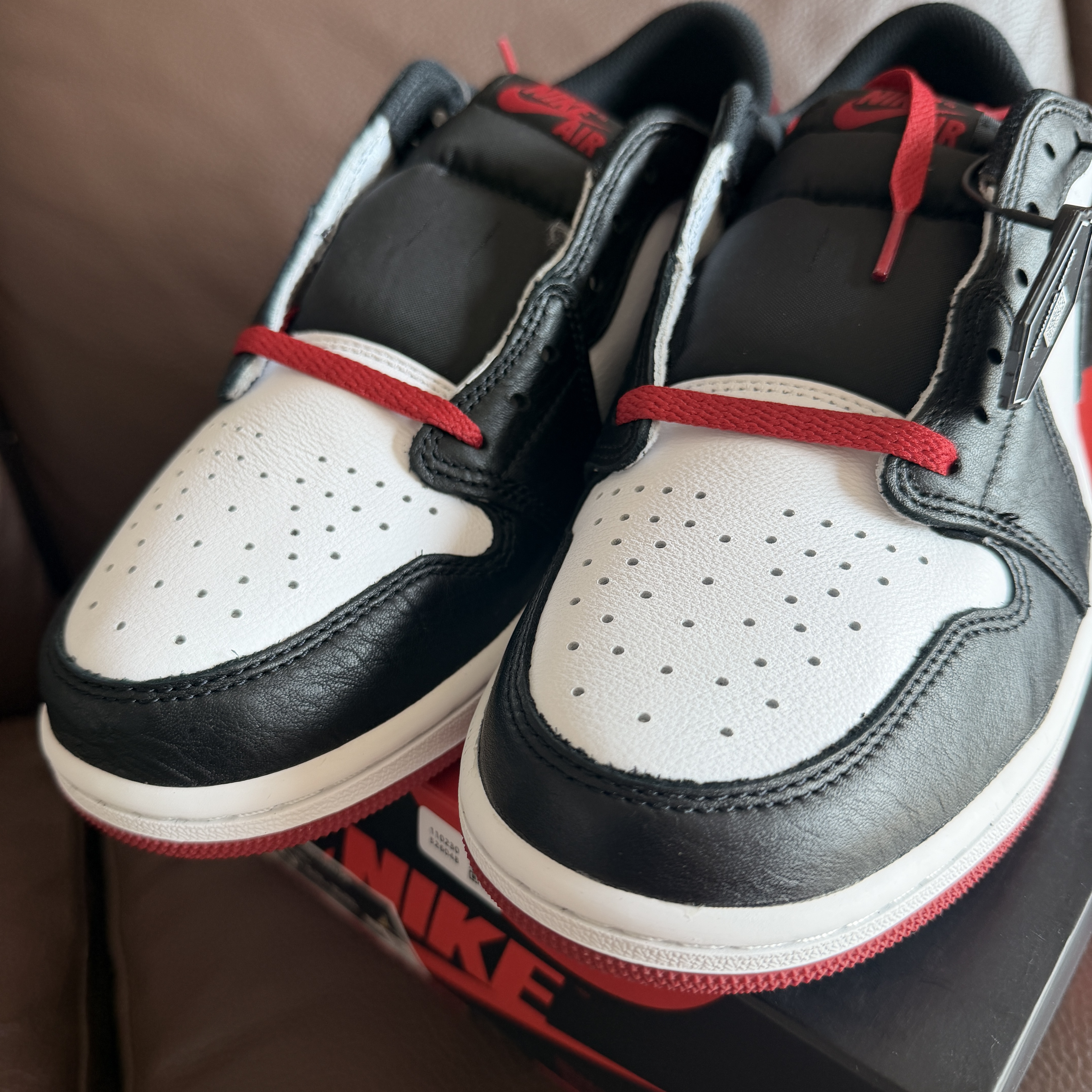 Jordan 1 Retro Low OG Black Toe 착용 스타일 - 4