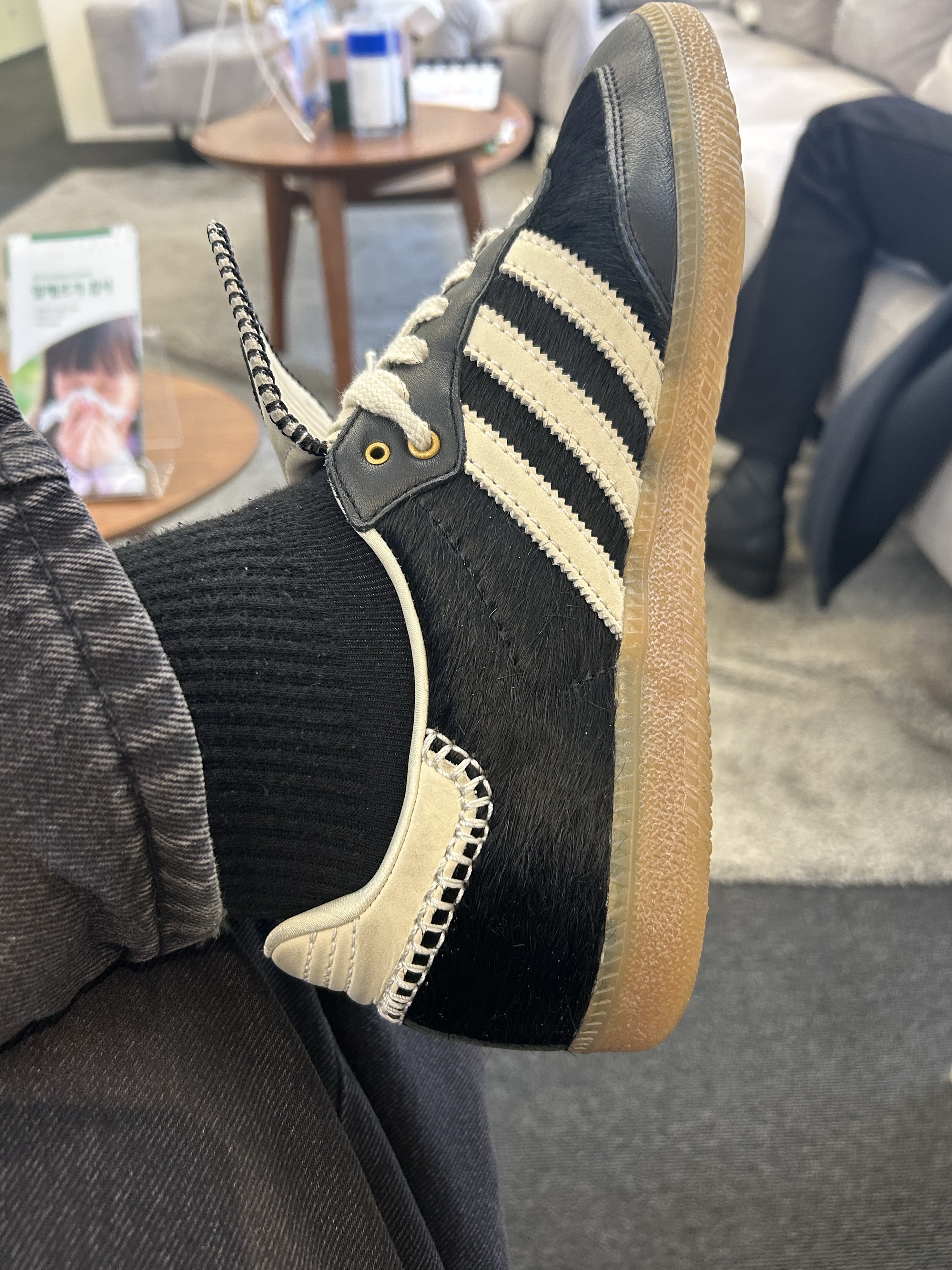 Adidas x Wales Bonner Pony Tonal Samba Core Black Cream White 착용 스타일