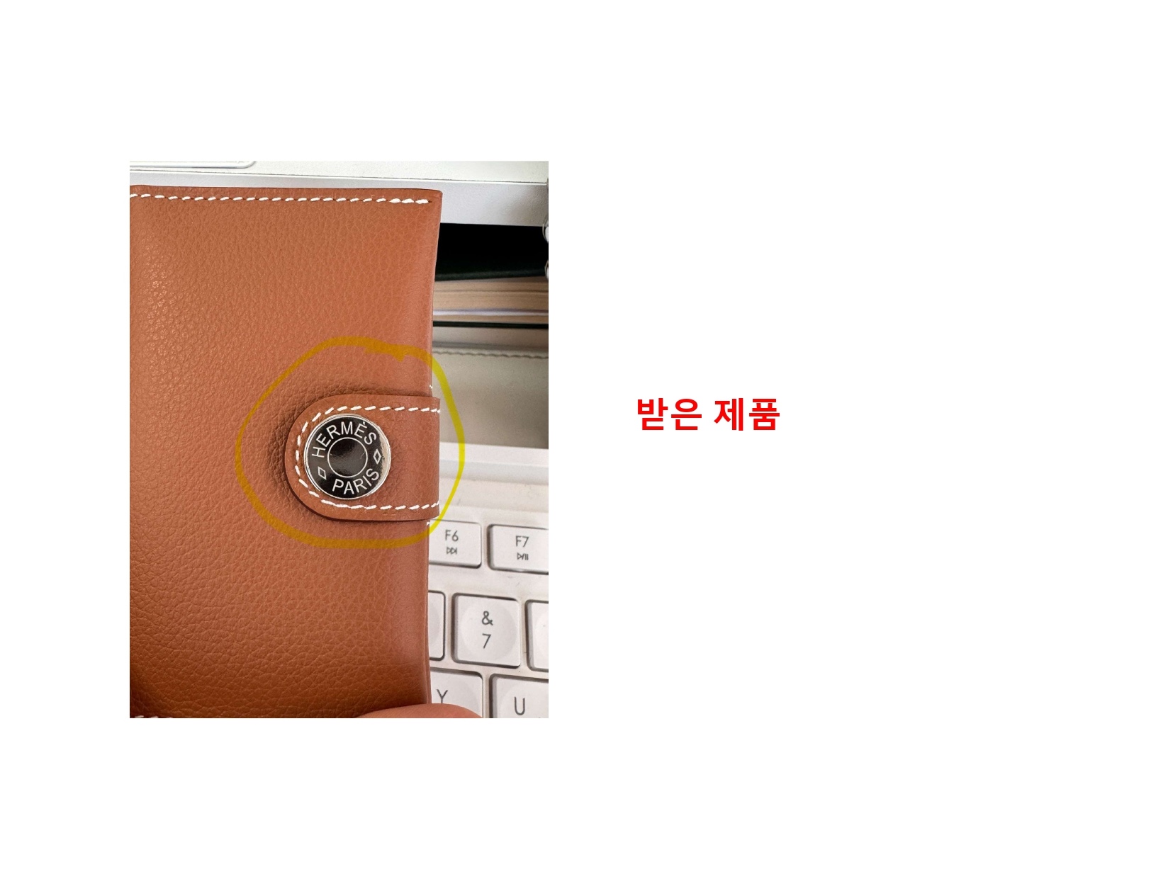 Hermes R.M.S Card Holder Evercolor & Palladium Gold 착용 스타일 - 3