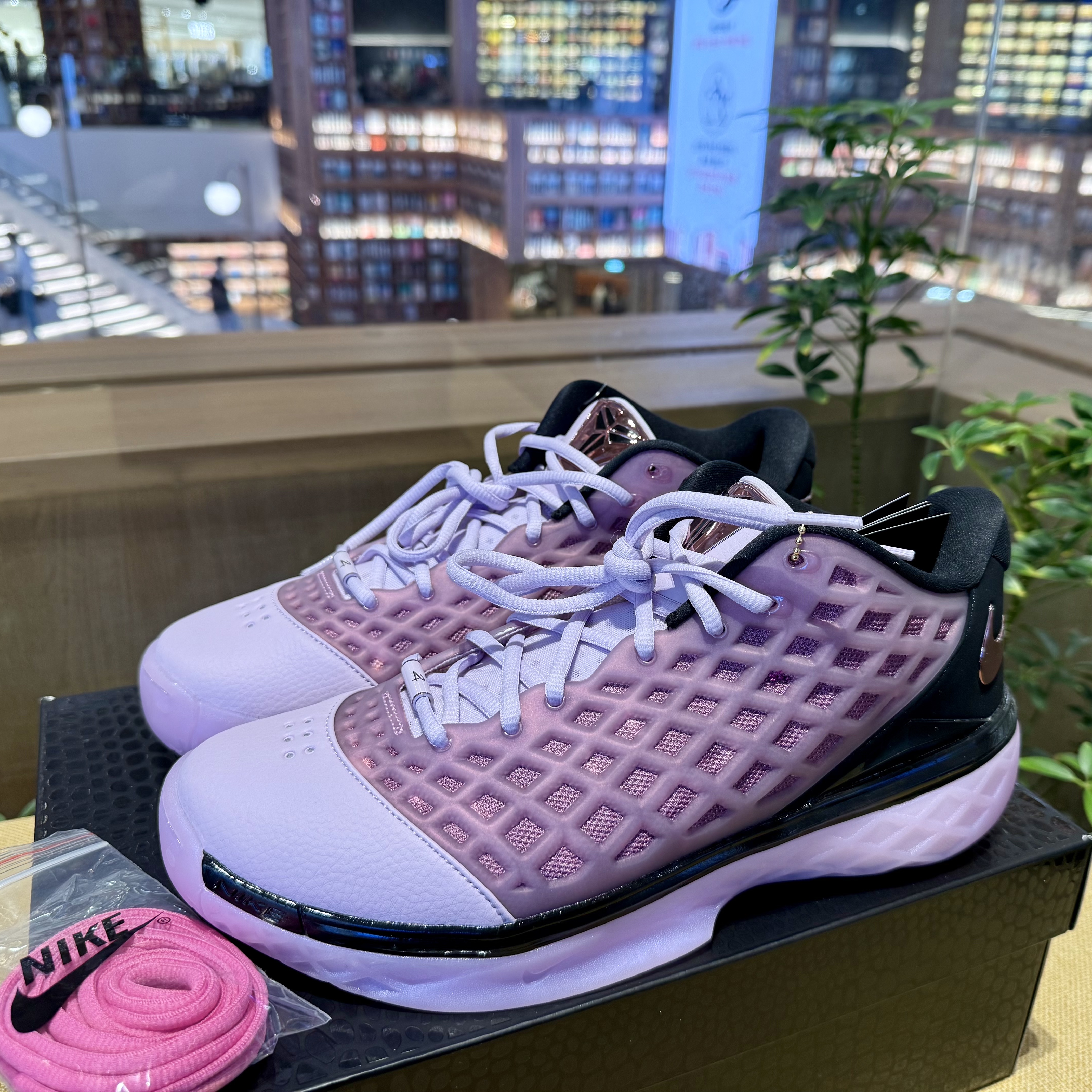 Nike Kobe 3 Low Protro Doll Pink Foam 착용 스타일 - 1