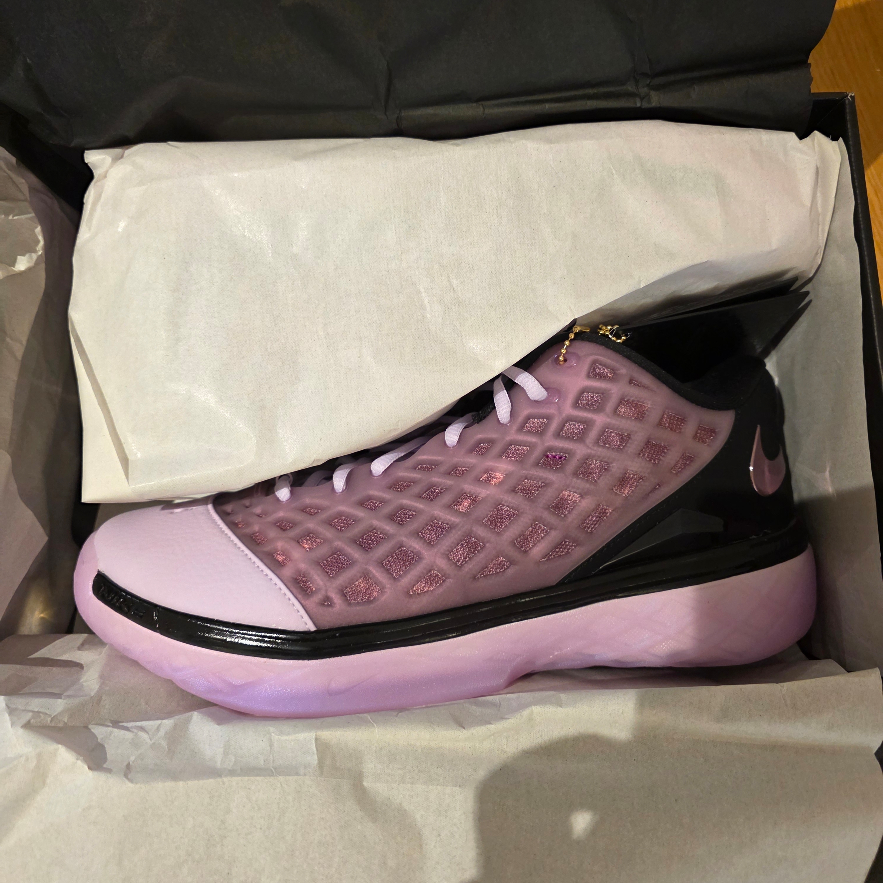 Nike Kobe 3 Low Protro Doll Pink Foam 착용 스타일 - 1