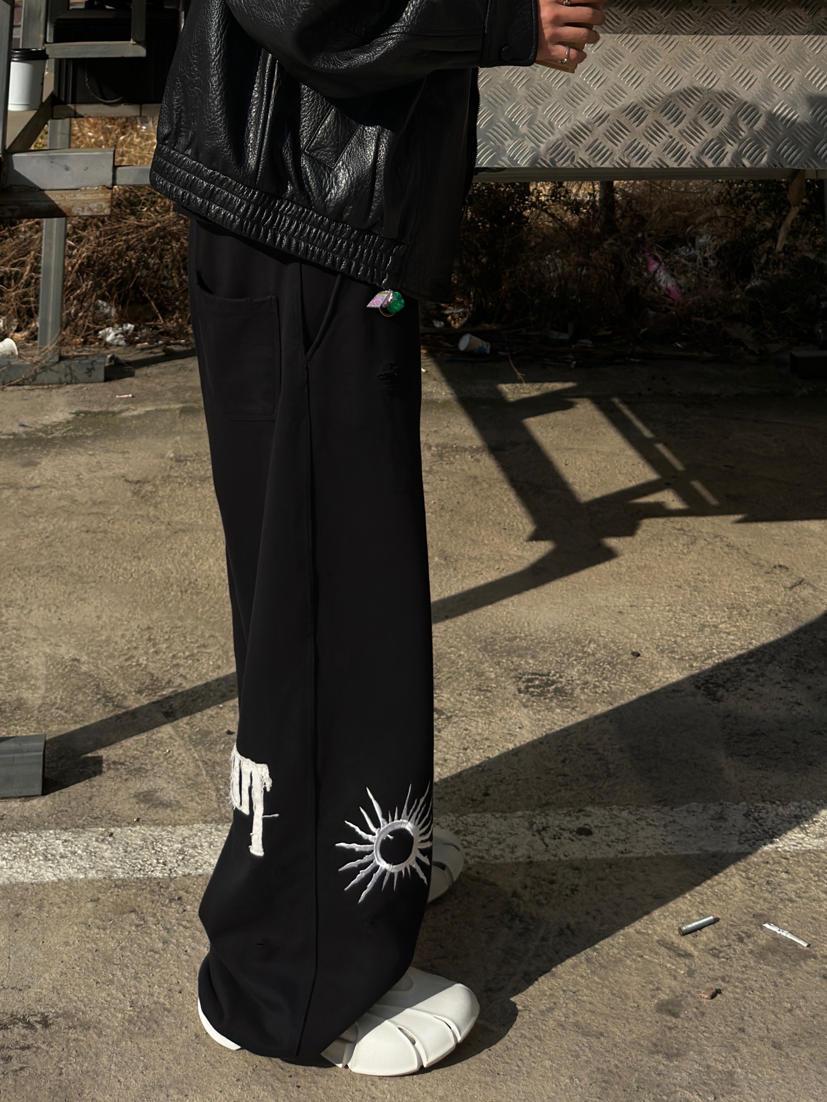 Zara Faux Leather Jacket Black, Wapworks Dayworker T-Shirt Black 착용 스타일 - 6