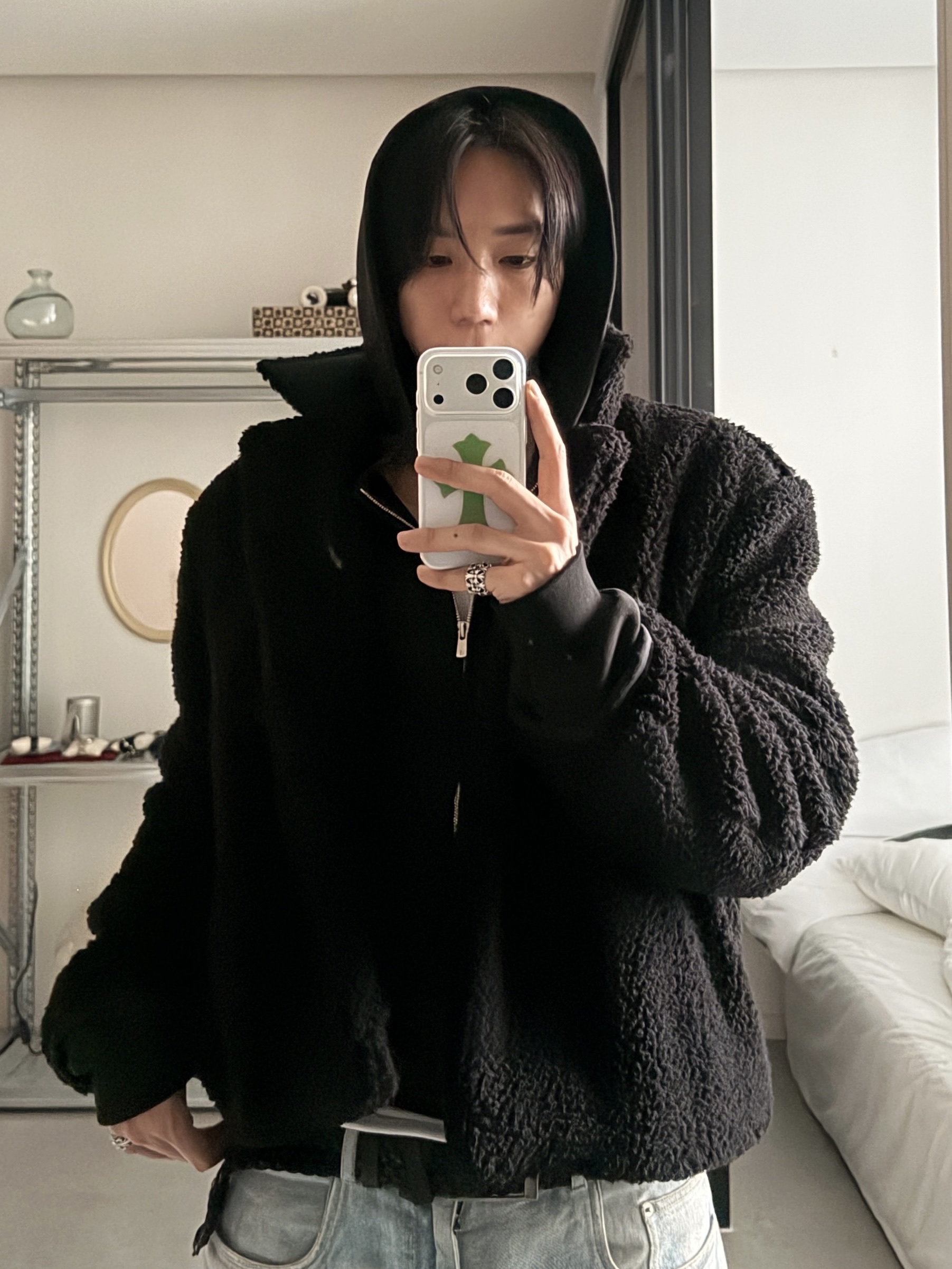 Chrome Hearts Cemetery Ring Silver, Hansroom Chrome Hearts BS Fleur Patch Cashmere Beanie 착용 스타일 - 2