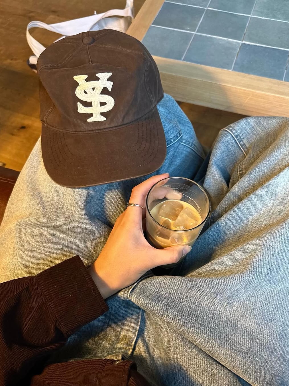 Sunday Ceremony Sy Logo 5 Panel Cotton Cap - Brown 착용 스타일 - 4