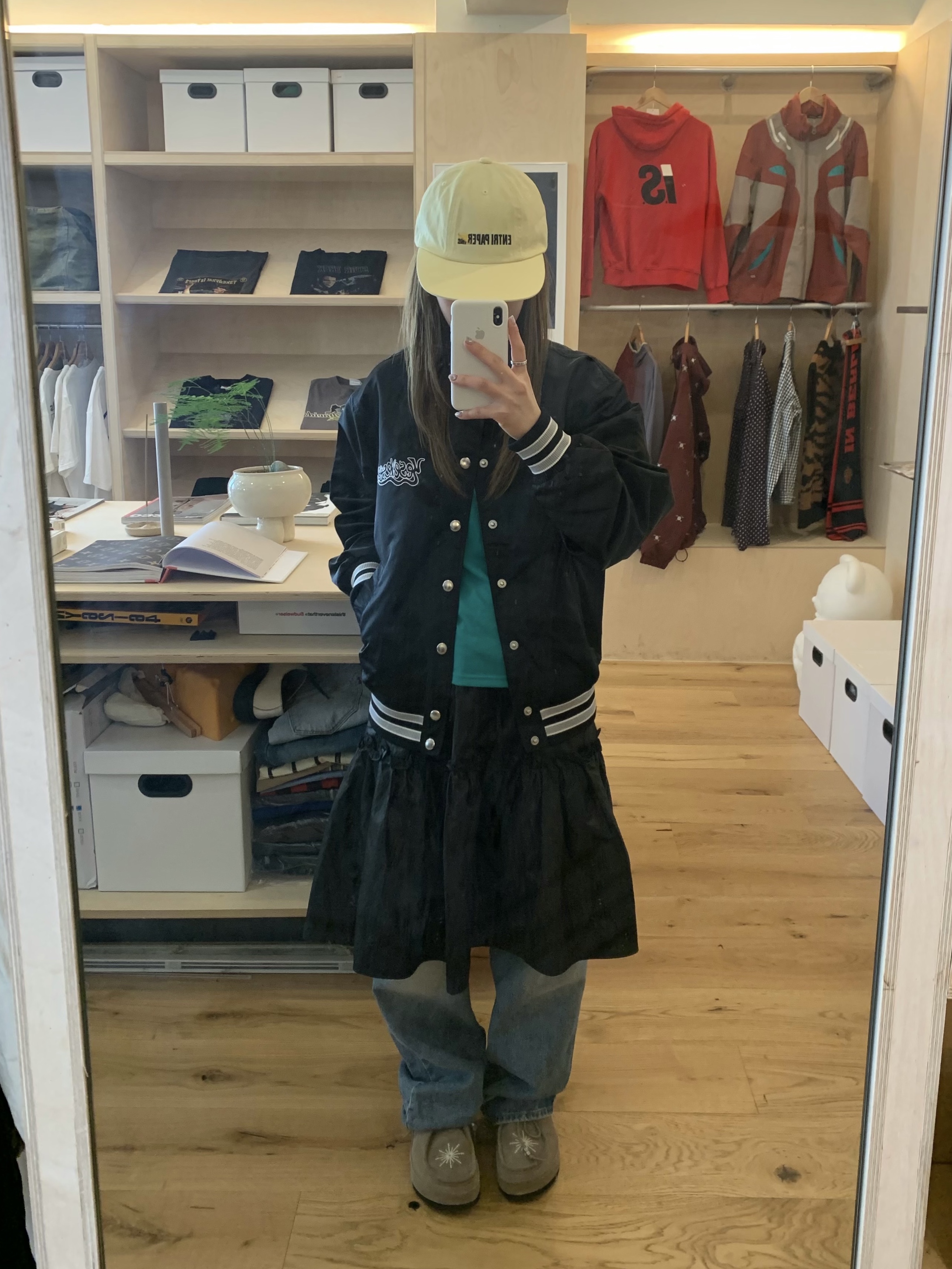 [더블적립] YESEYESEE Y.E.S Team Stadium Jacket Black, Millo Archive X Negative Three Crescendo Desert Mule Beige 착용 스타일