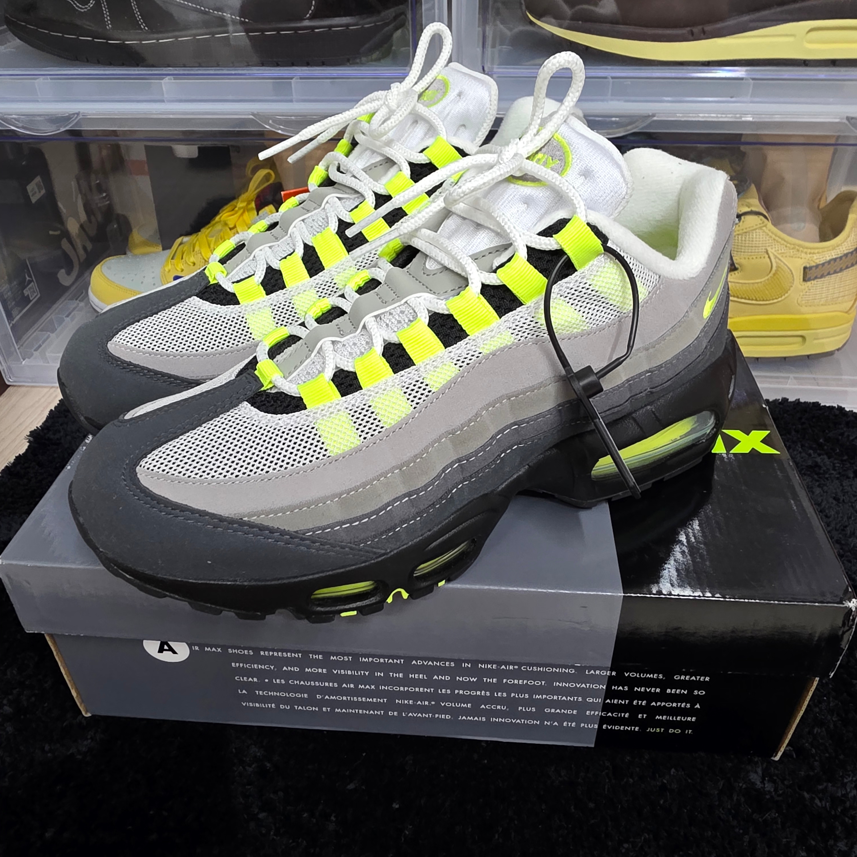 Nike Air Max 95 OG Neon 착용 스타일