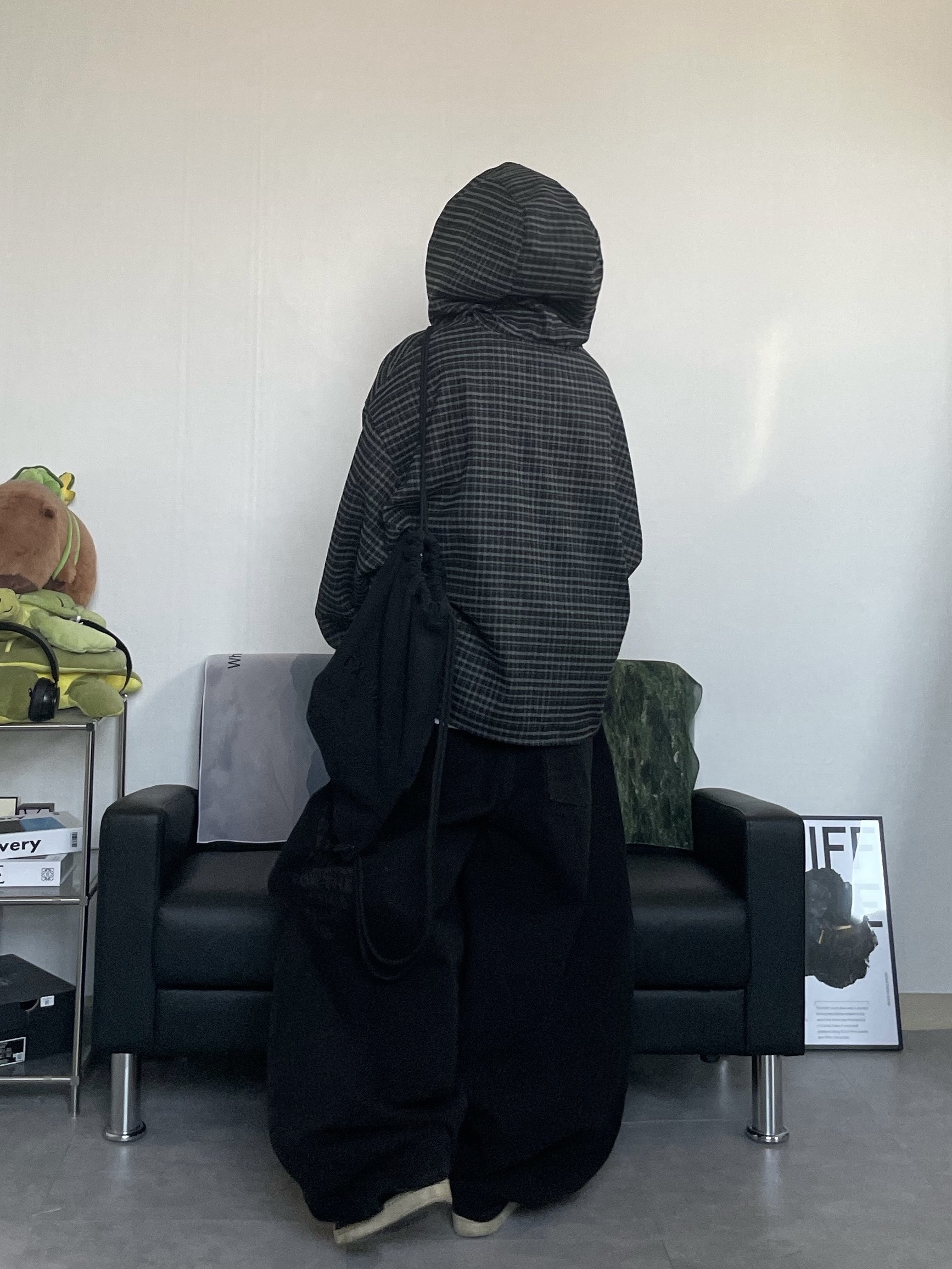 Deus Ex Machina String Bag Black 착용 스타일 - 3