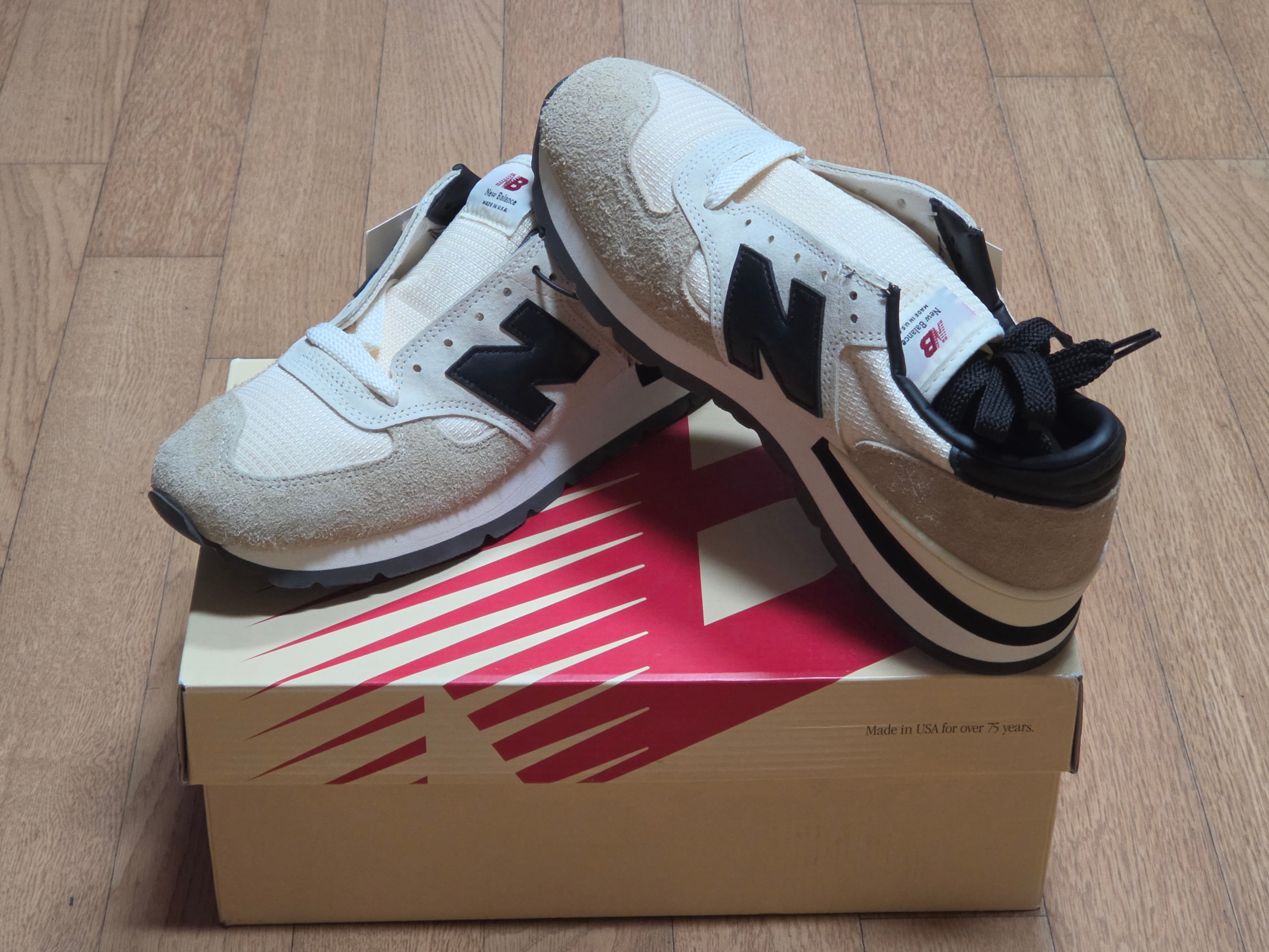 New Balance 990v1 Made in USA Incense Macadamia Nut 착용 스타일 - 1