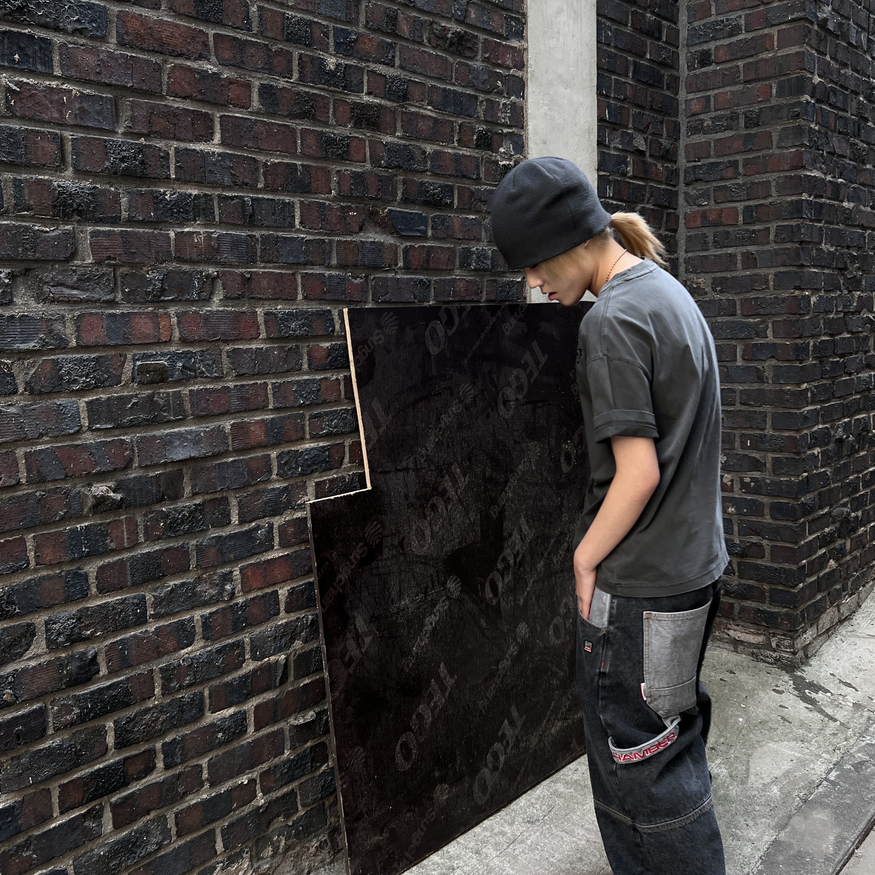 SPORT CHAMBER SC Star Carpenter Denim Pants BLACK 착용 스타일 - 3