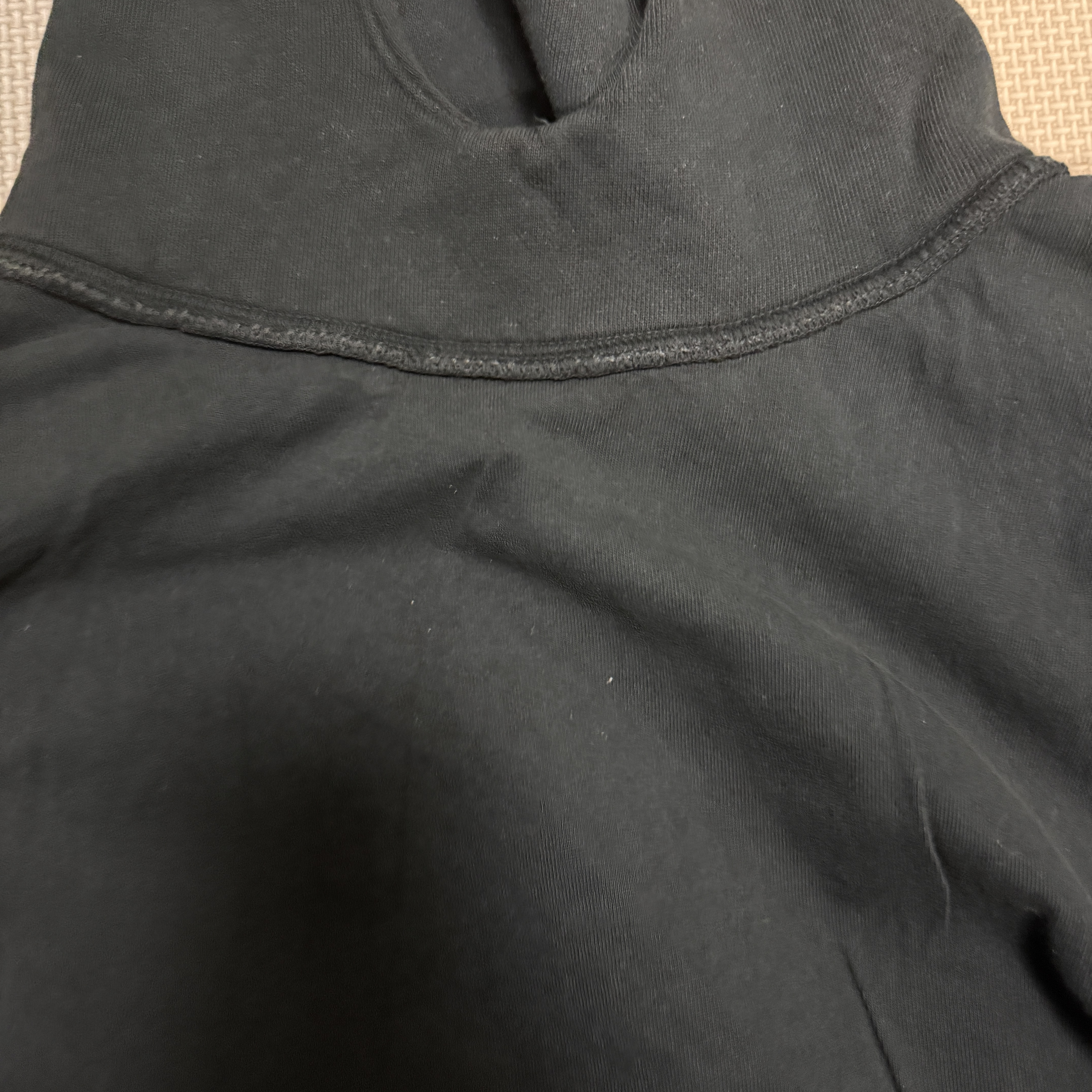 Yeezy Gap Engineered By Balenciaga Dove Hoodie Washed Black 착용 스타일 - 4
