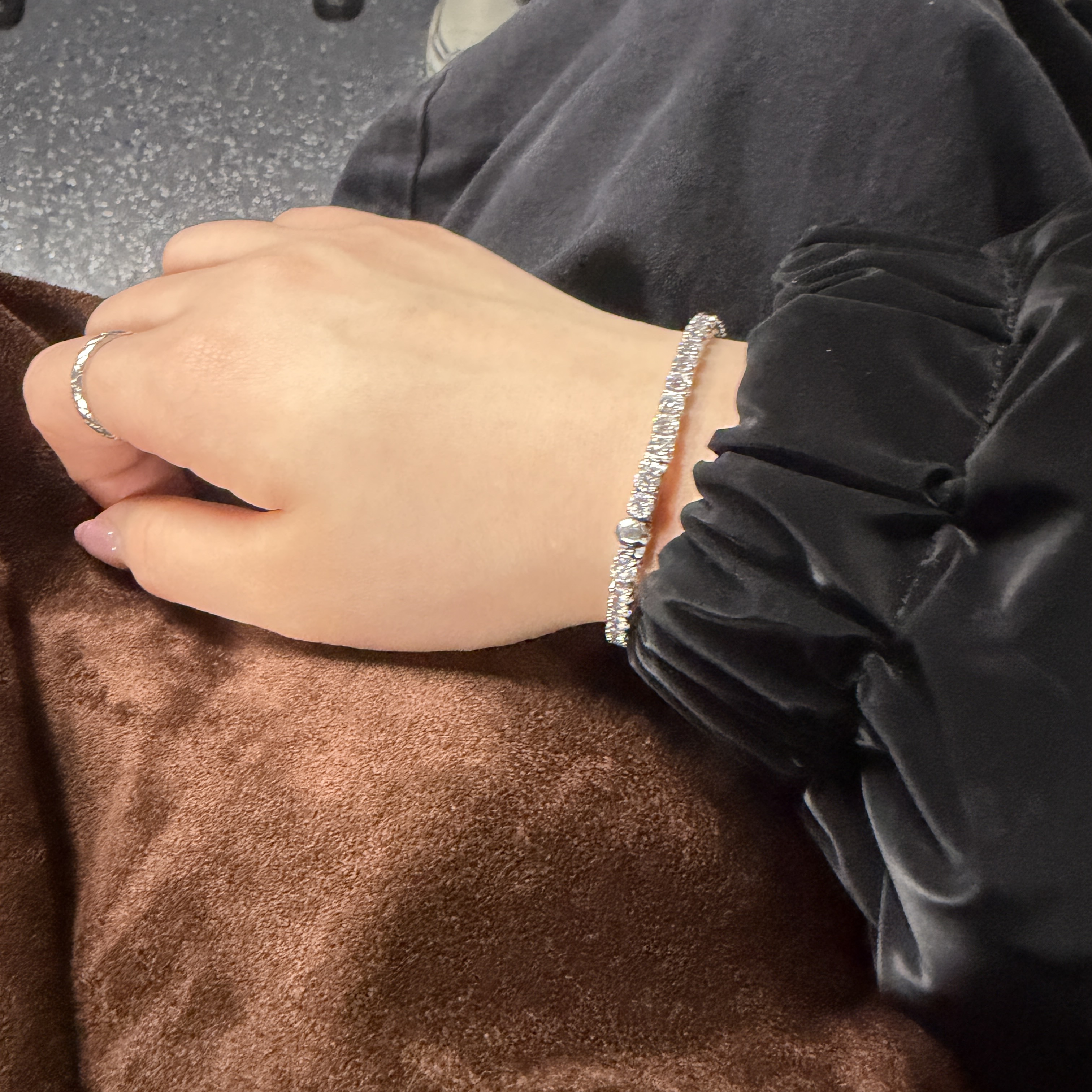 (W) Swarovski Matrix Tennis Bracelet White Rhodium Plated 착용 스타일