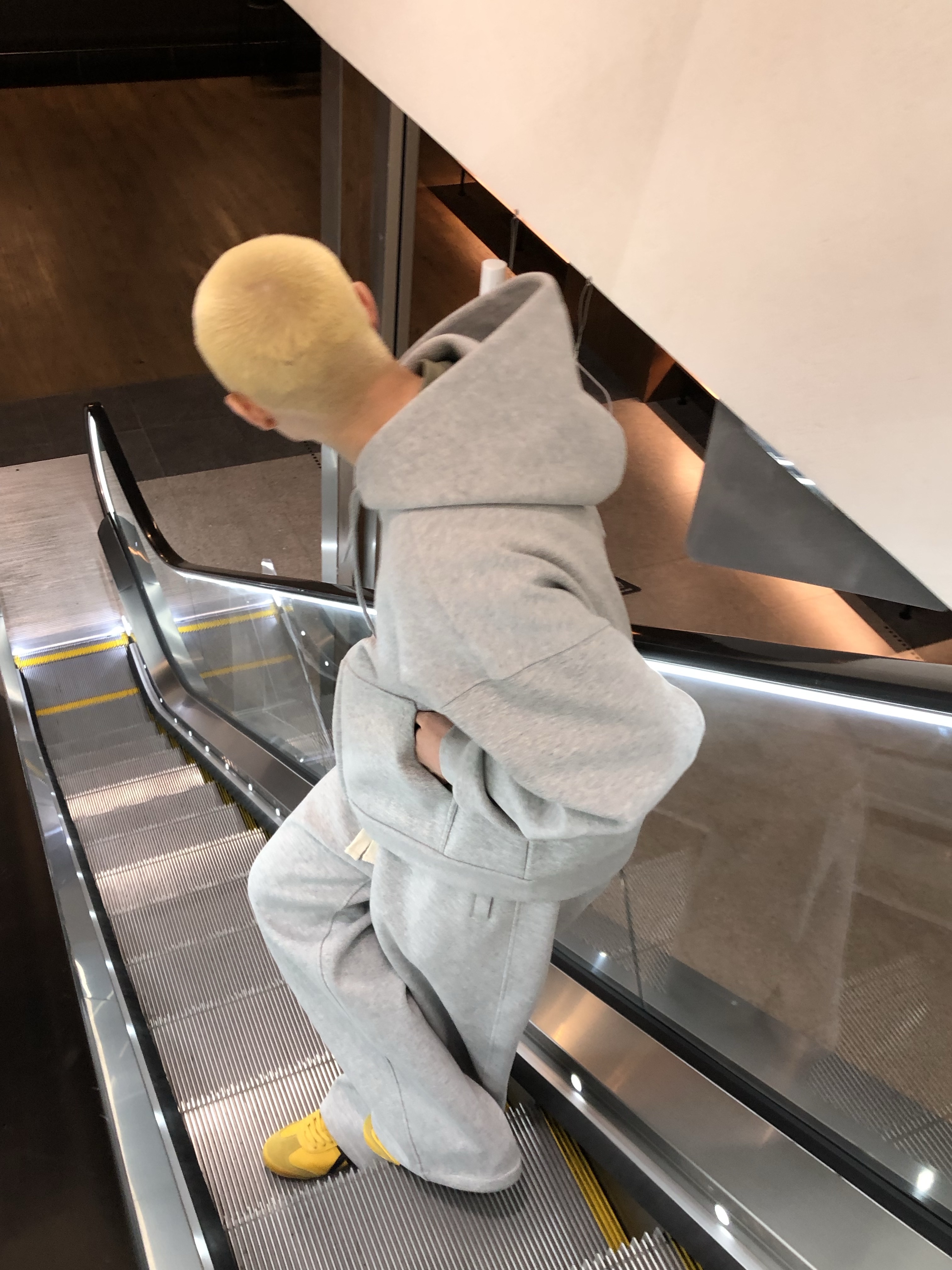 Nonnod Scuba Zip Hoodie Grey, Nonnod Scuba Pajama Pants Grey 착용 스타일 - 2