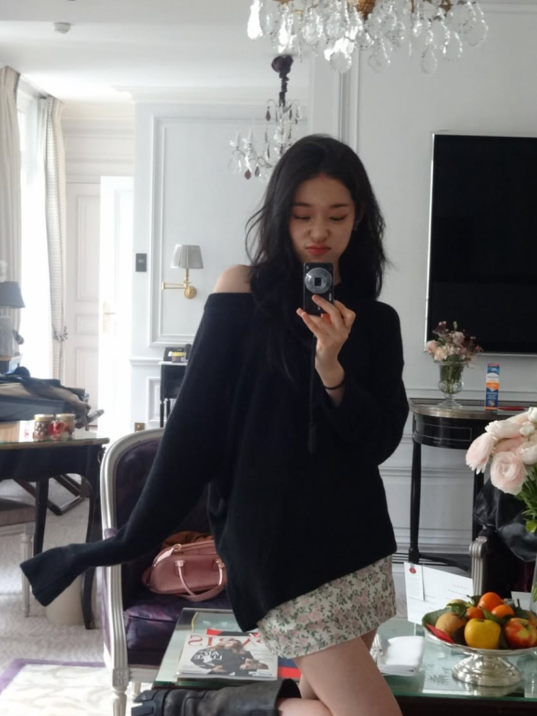 Balenciaga Le City Small Bag Black, Balenciaga Le City Medium Bag Black Silver 착용 스타일 - 4