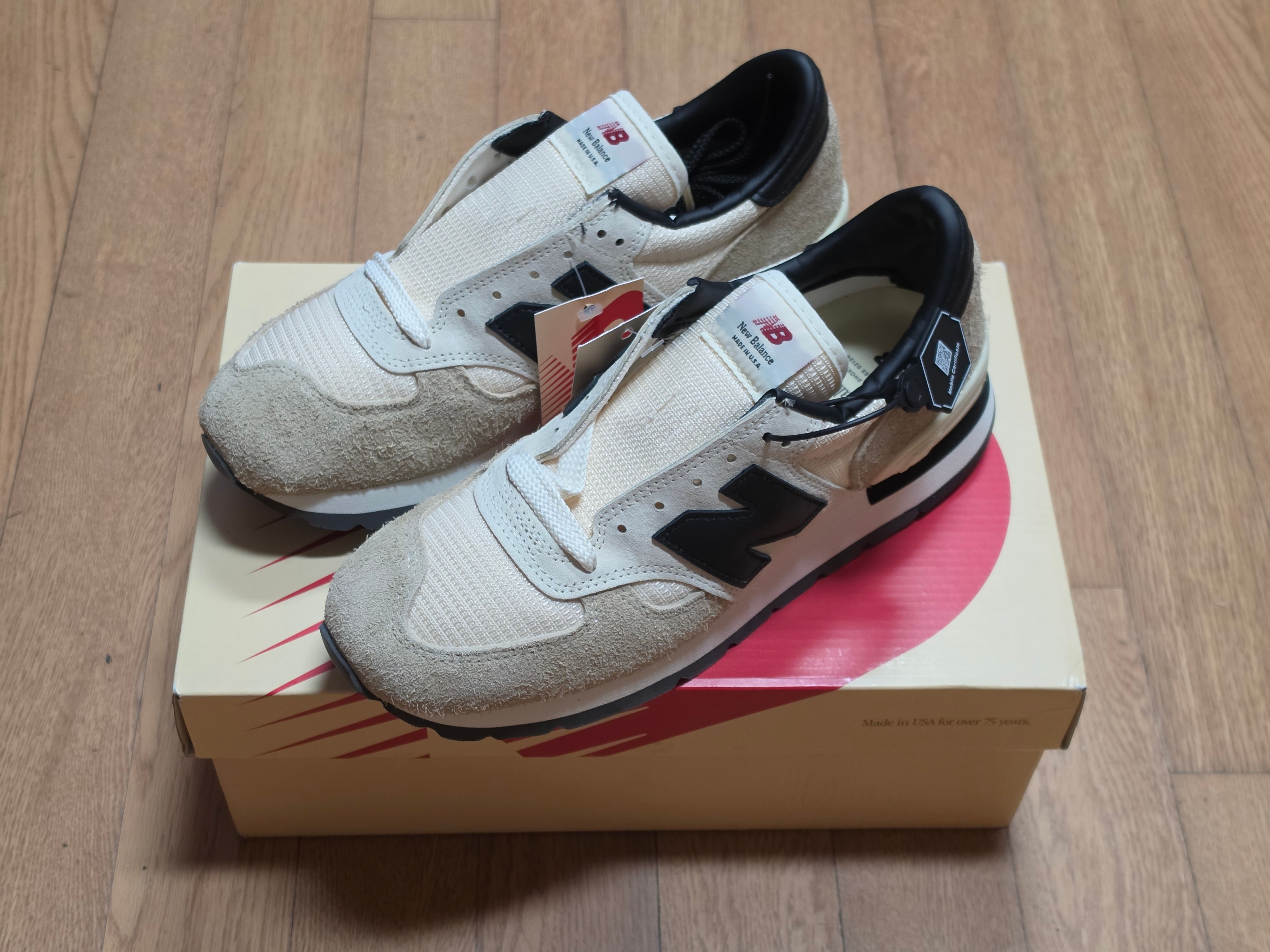 New Balance 990v1 Made in USA Incense Macadamia Nut 착용 스타일 - 2