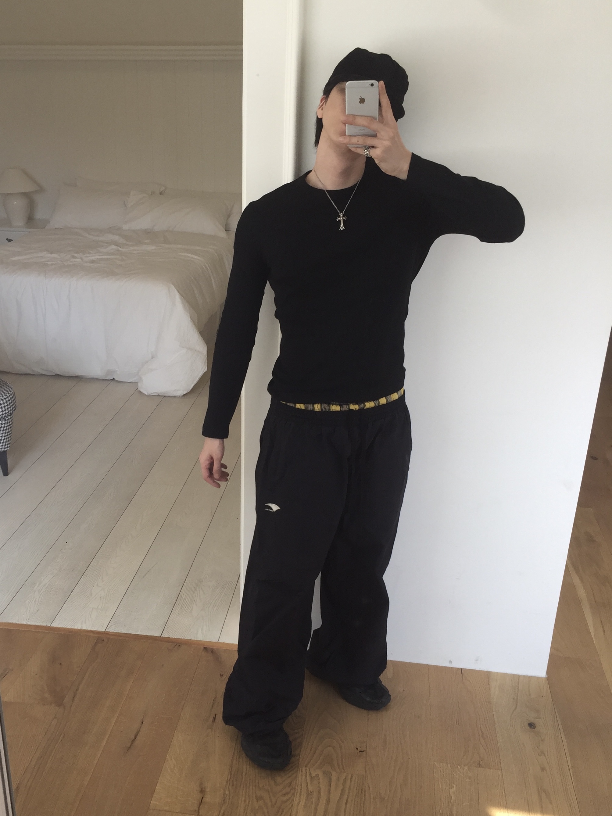 Chrome Hearts Cemetery Ring Silver, Hansroom Chrome Hearts BS Fleur Patch Cashmere Beanie 착용 스타일 - 6