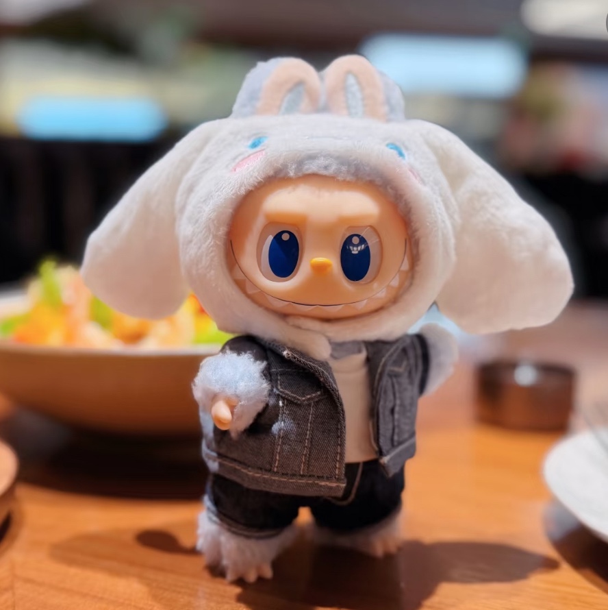 Pop Mart Labubu The Monsters x Hello Kitty And Friends Series Plush Pendant Cinnamoroll (Opened Case) 착용 스타일