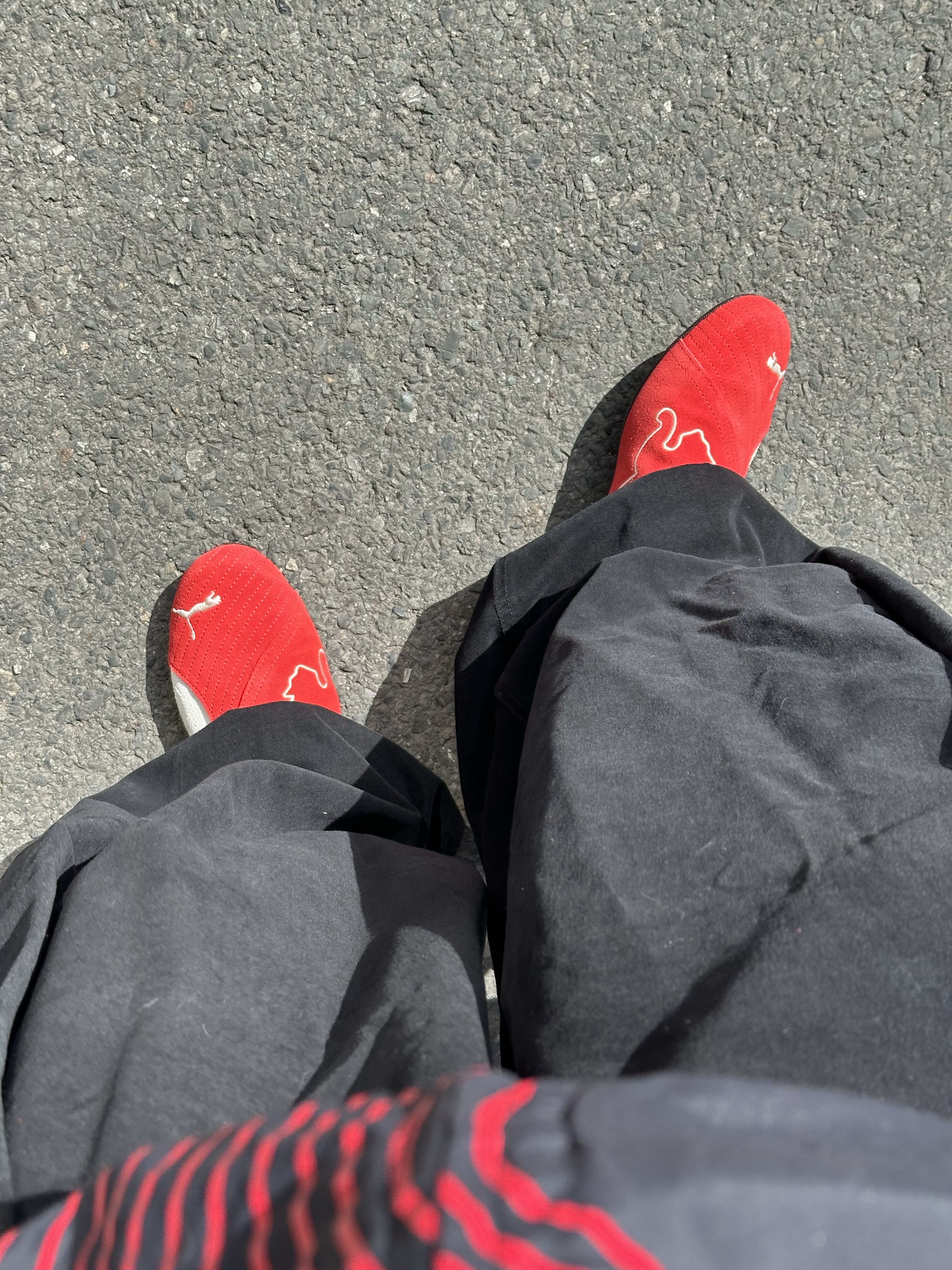 Puma Slipcat Red Warm White, Supreme S Logo Track Jacket Black - 24FW 착용 스타일 - 2