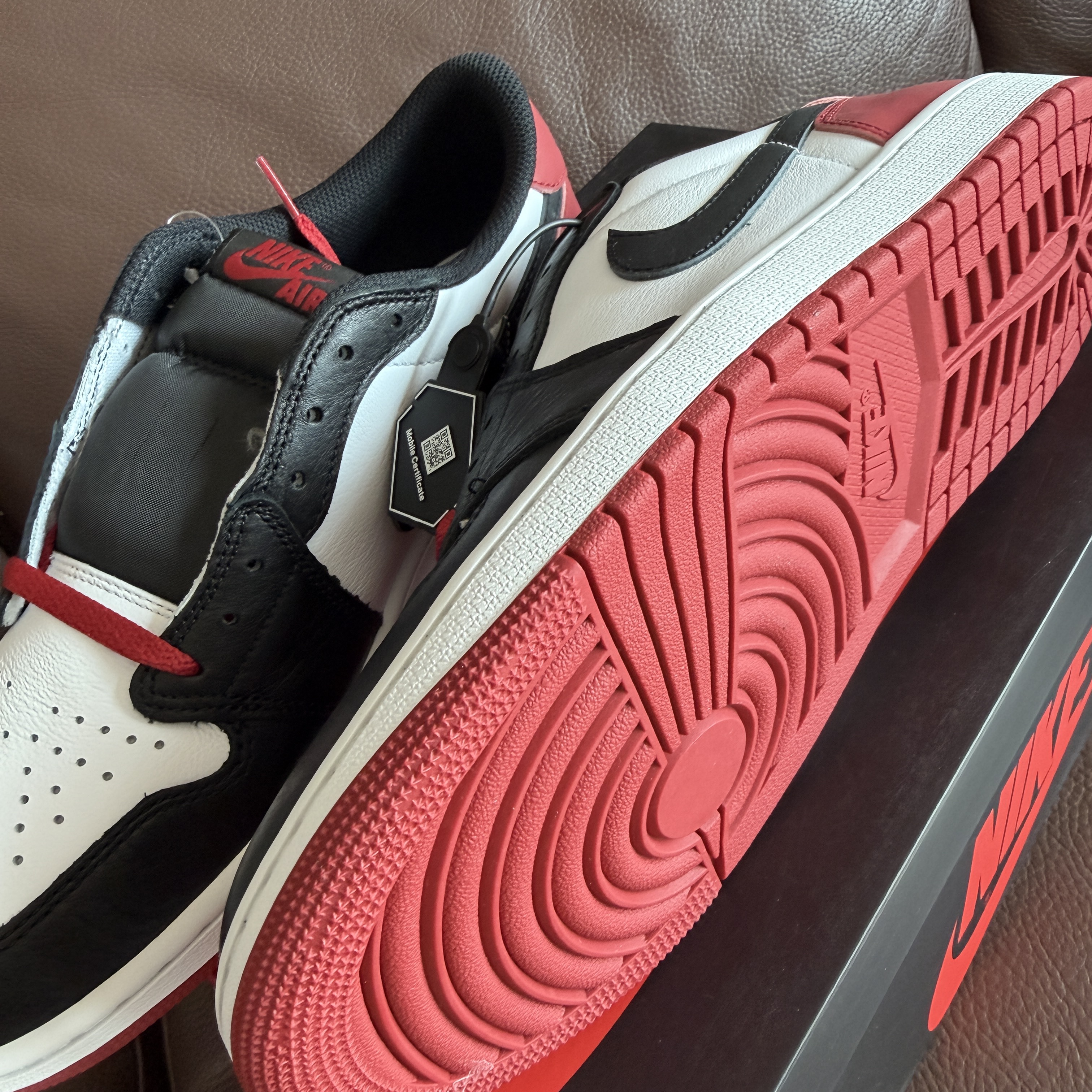 Jordan 1 Retro Low OG Black Toe 착용 스타일 - 5