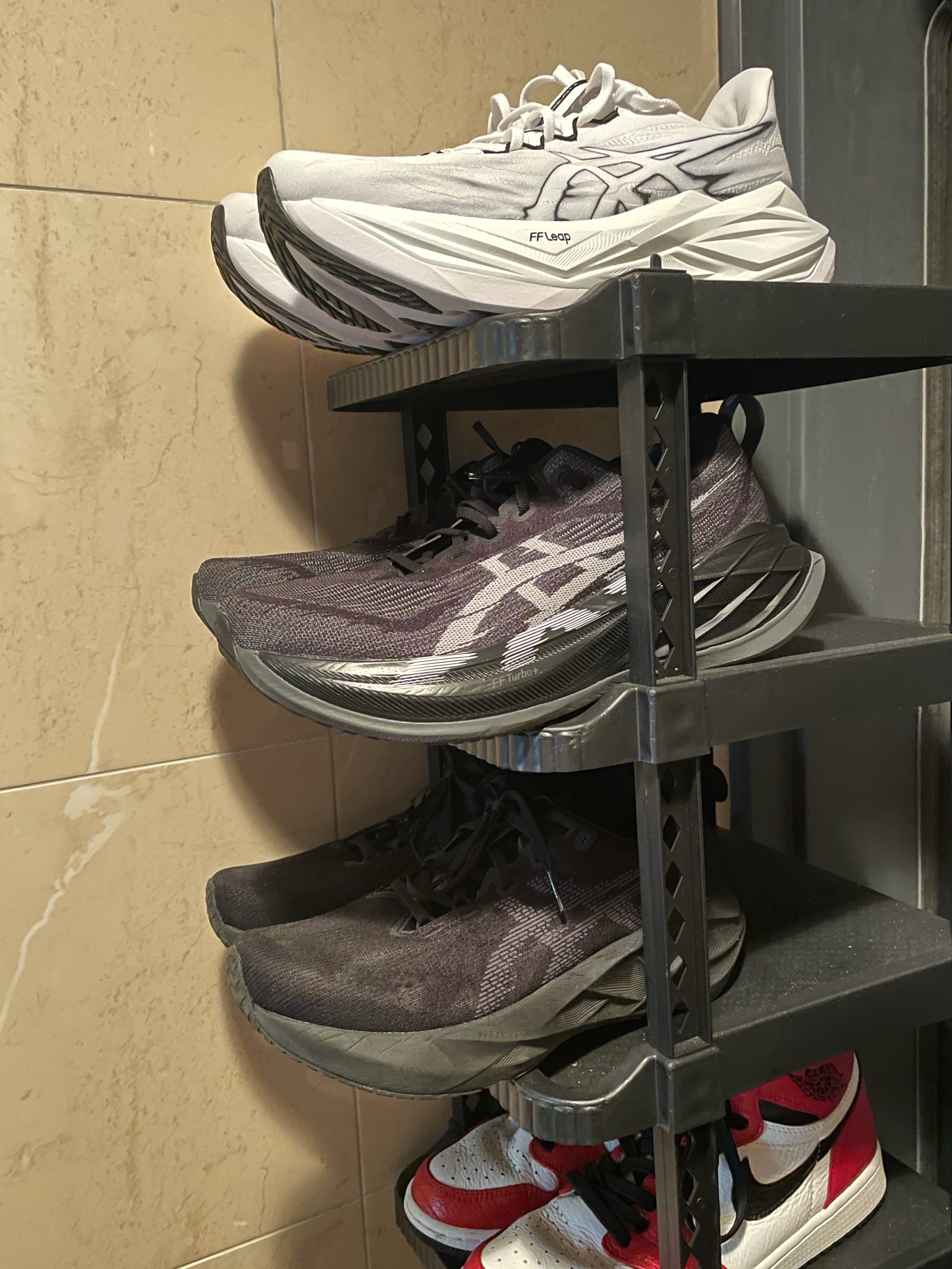 Asics Superblast 3 White Black, Asics Superblast 2 Black White 착용 스타일 - 1