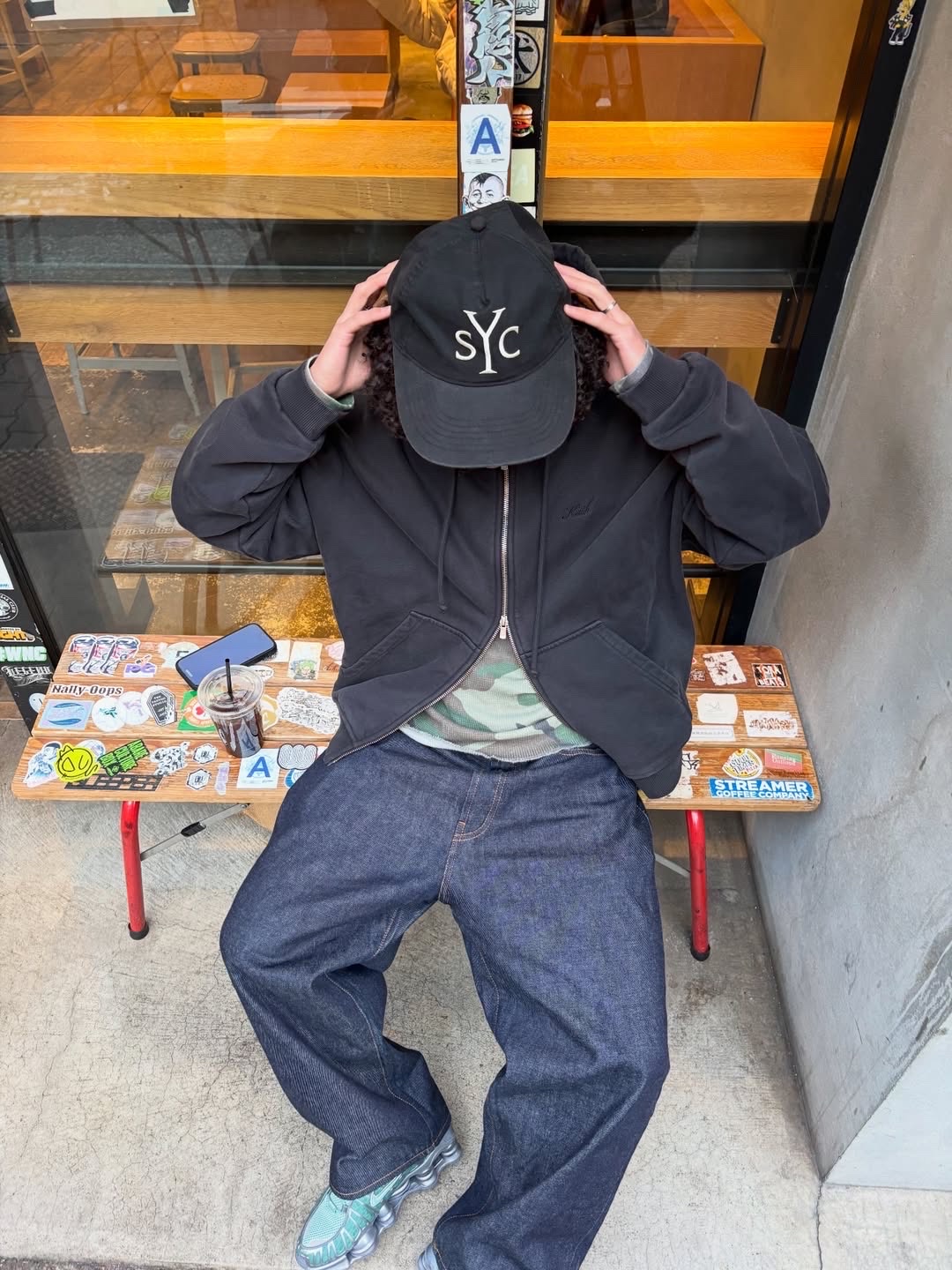 Sunday Ceremony Syc Logo 5 Panel Cotton Cap - Black 착용 스타일 - 2