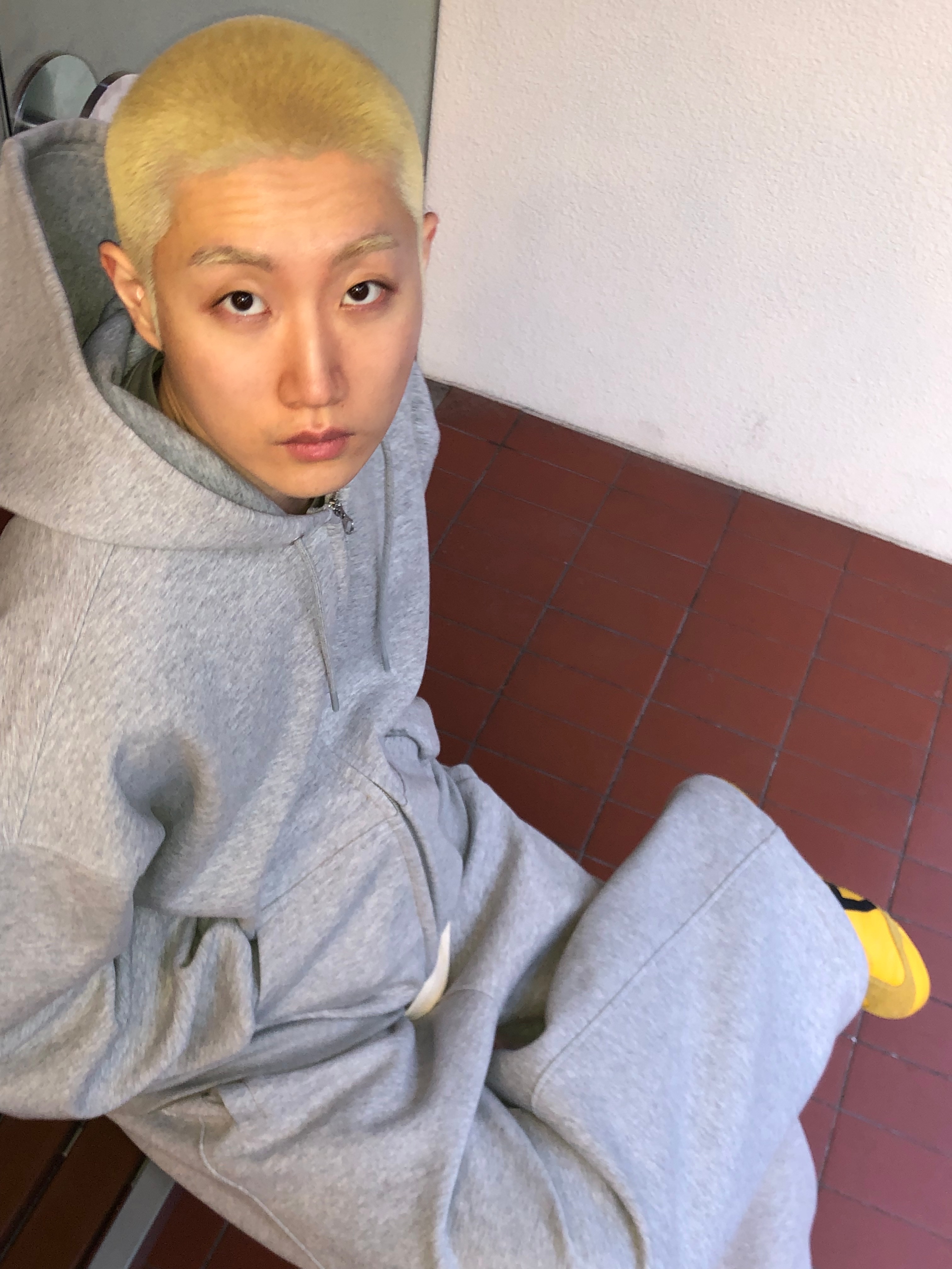 Nonnod Scuba Zip Hoodie Grey, Nonnod Scuba Pajama Pants Grey 착용 스타일 - 1