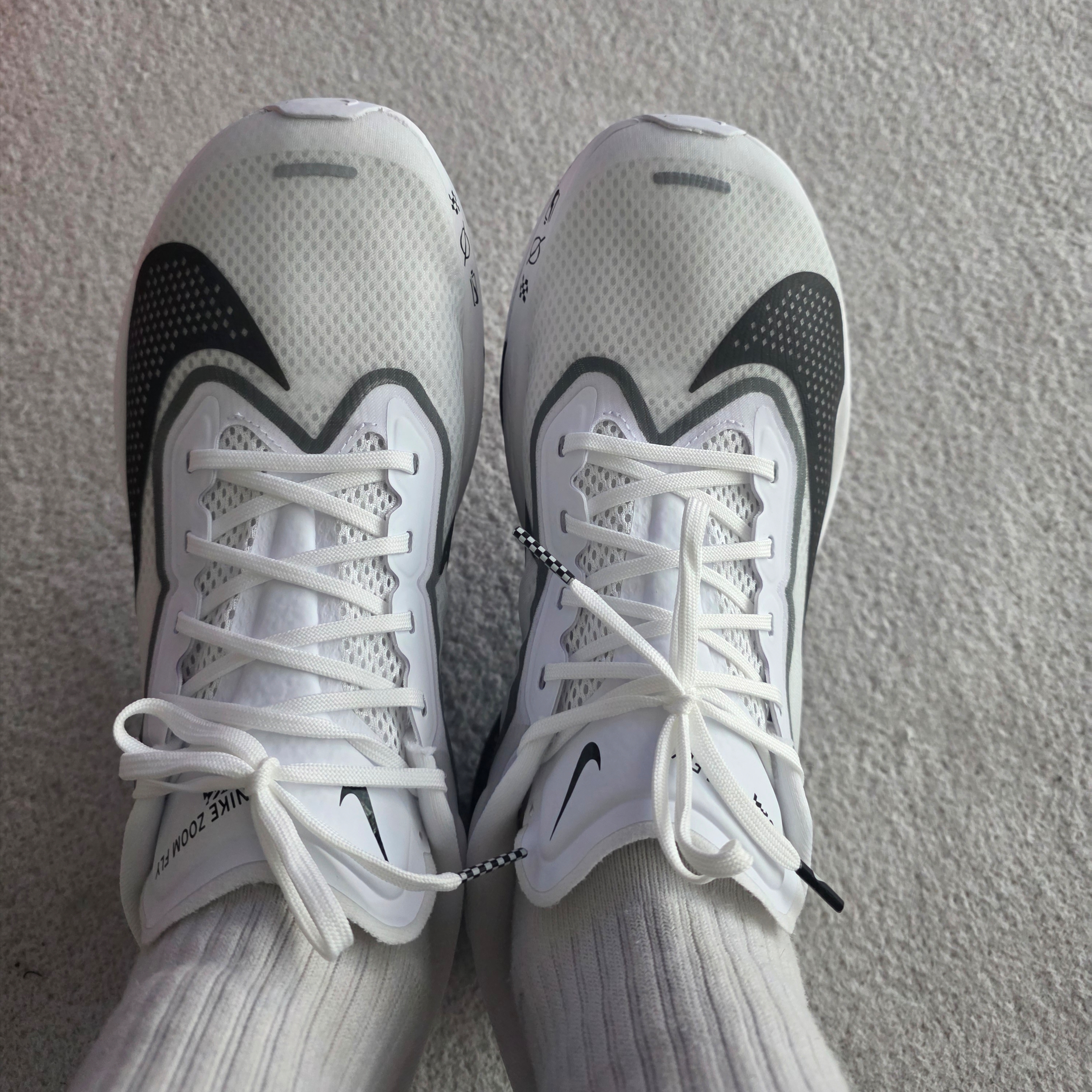 Nike Zoom Fly 6 White Smoke Grey 착용 스타일