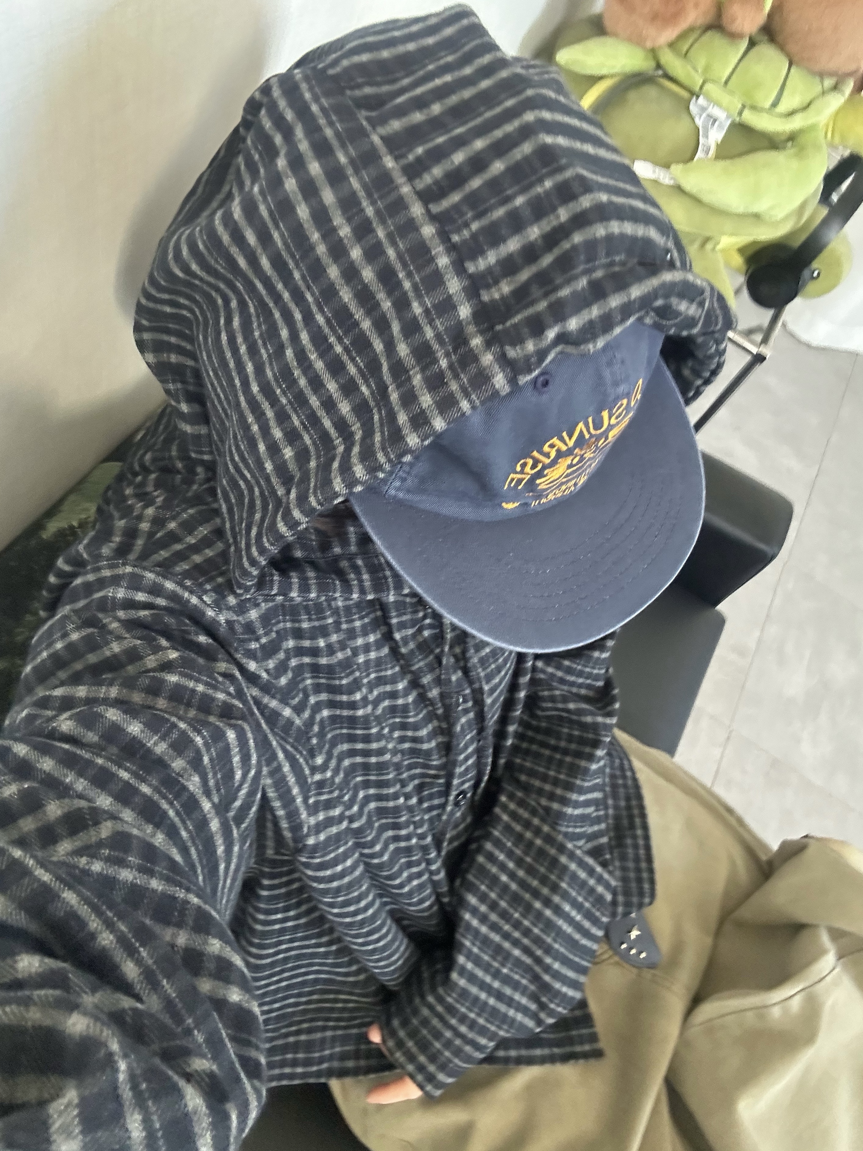 Hello Sunrise Washed HS Arch Logo 6Panel Cap Navy & Orange 착용 스타일 - 4