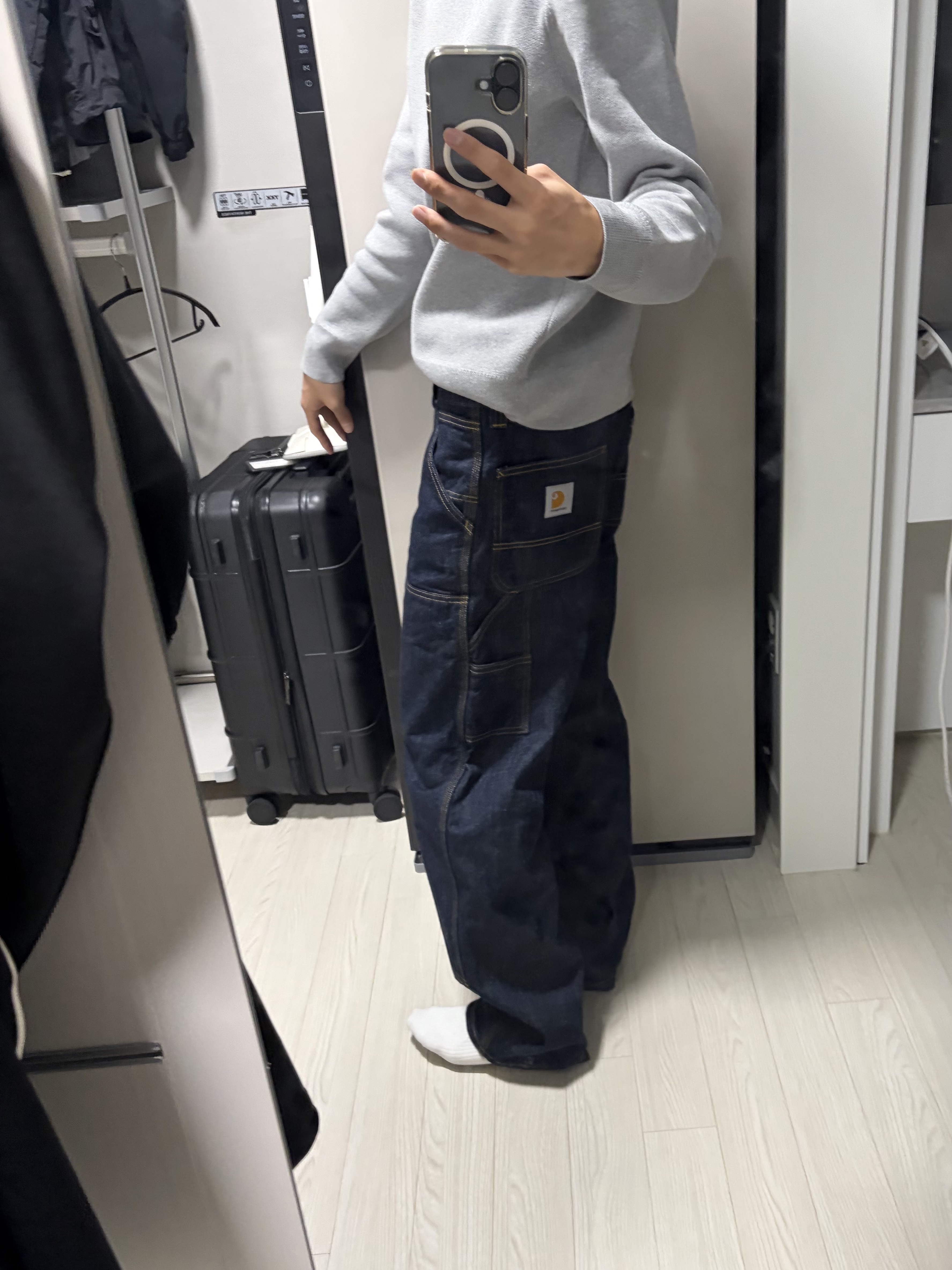 The North Face 1996 Eco Nuptse Jacket Black, Carhartt WIP OG Double Knee Pant Blue Rinsed 착용 스타일 - 3