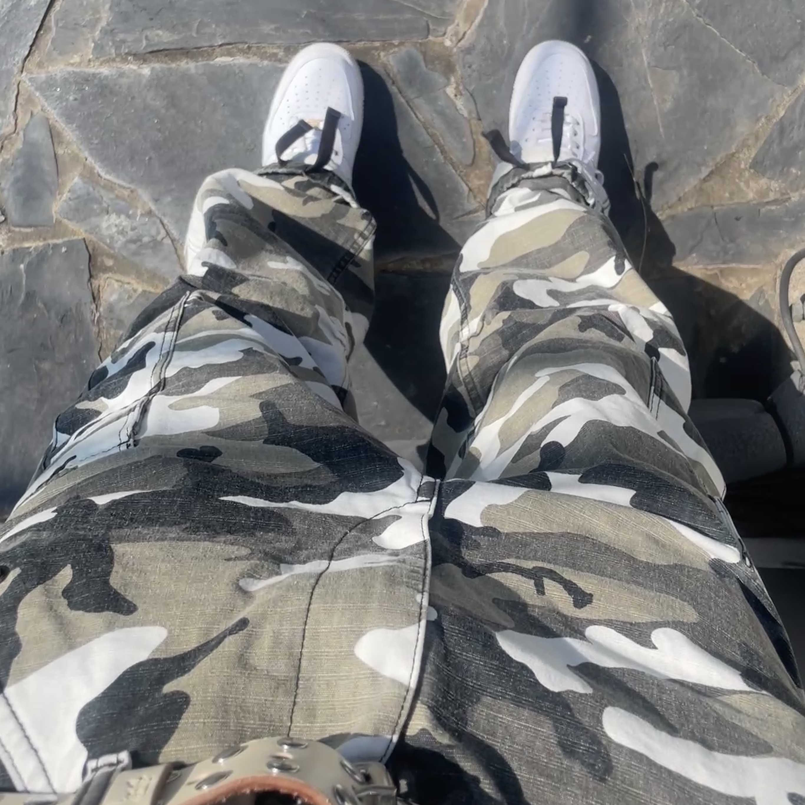 Stussy Ripstop Military Cargo Pants Ripstop Snow Camo, Nike Air Force 1 '07 Low White 착용 스타일