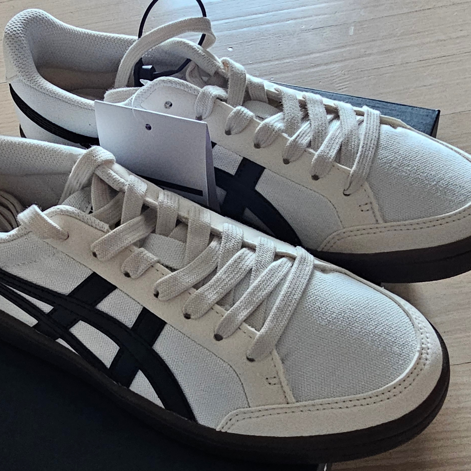 Onitsuka Tiger Advanti Cream White Black 착용 스타일