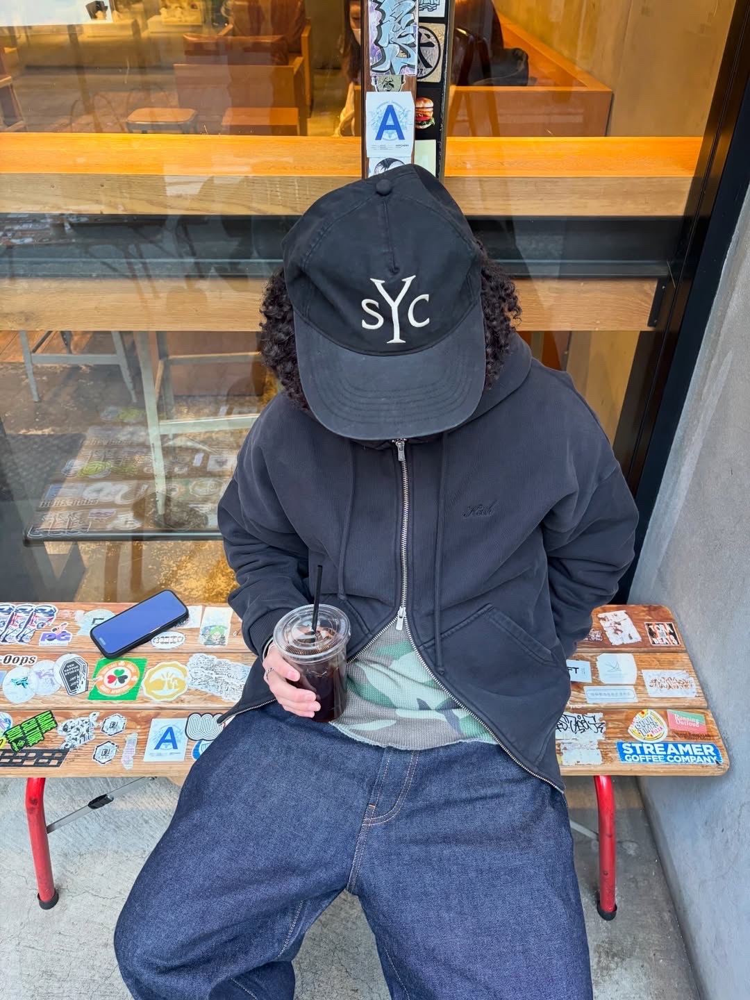 Sunday Ceremony Syc Logo 5 Panel Cotton Cap - Black 착용 스타일 - 1
