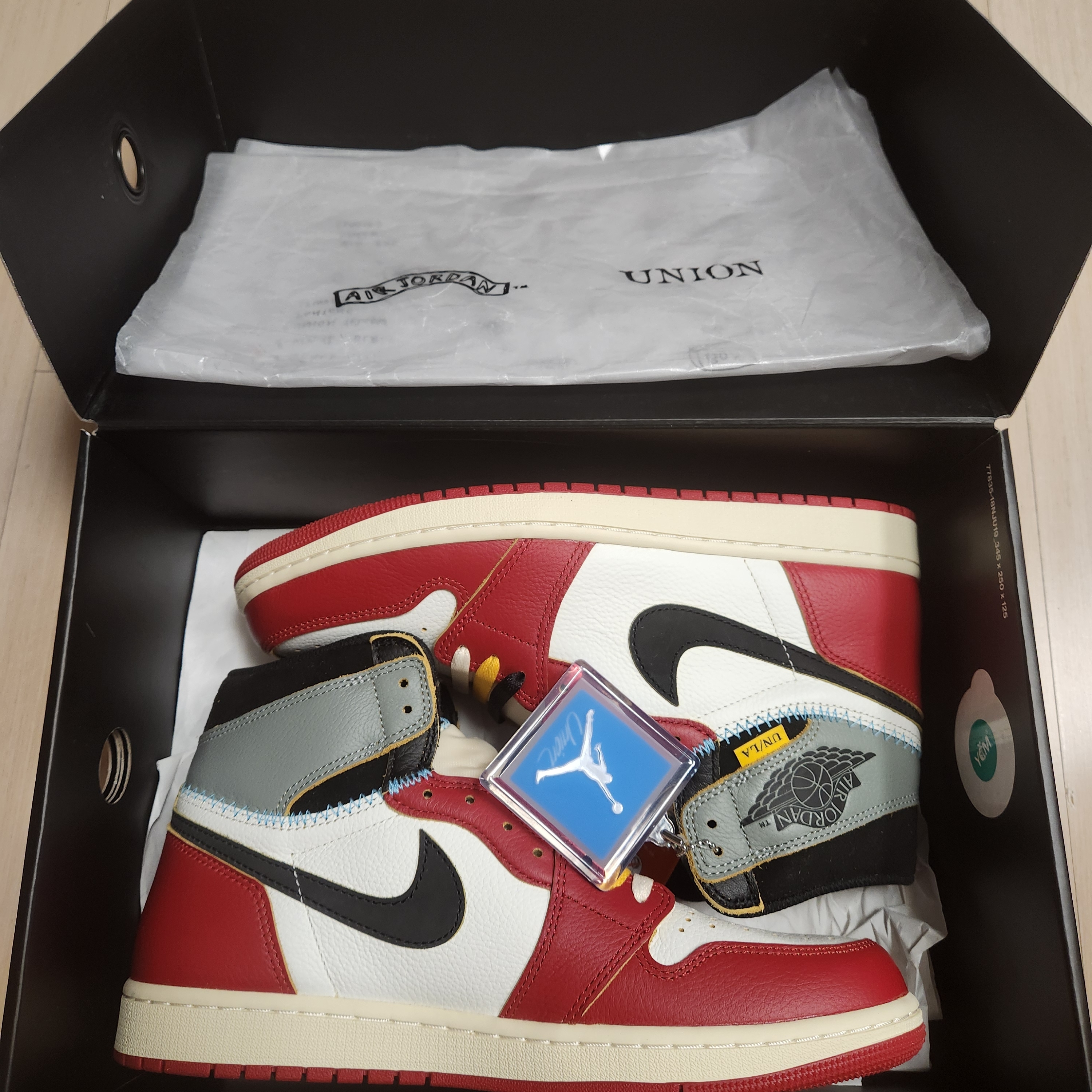 Jordan 1 x Union Retro High OG Chicago Shadow 착용 스타일 - 6